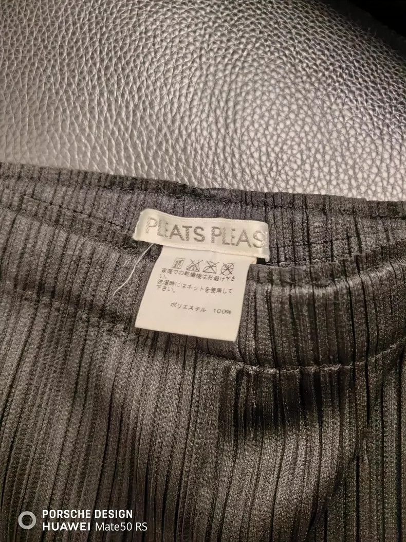 Issey Miyake Issey Miyake size:1 Black pleated pants Size 42" / US 20 - 2 Thumbnail