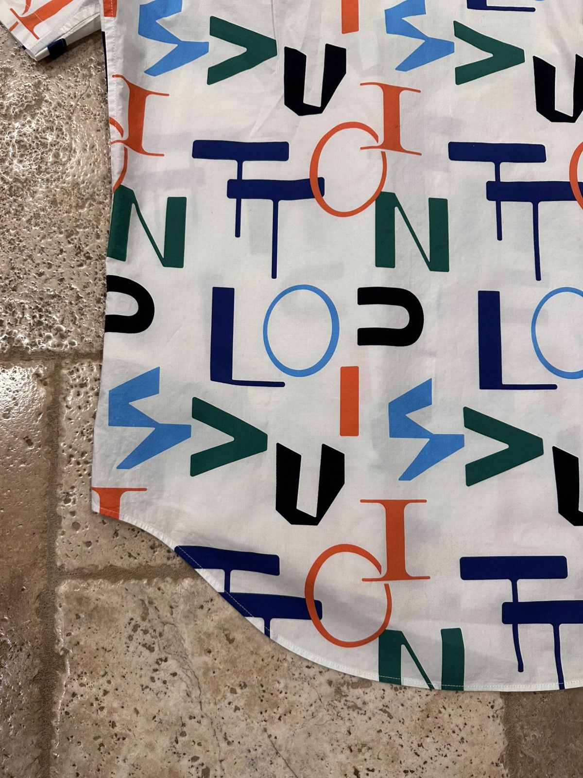 Louis Vuitton Louis Vuitton Electric Letters Multicolor White Button Shirt Size US L / EU 52-54 / 3 - 9 Thumbnail