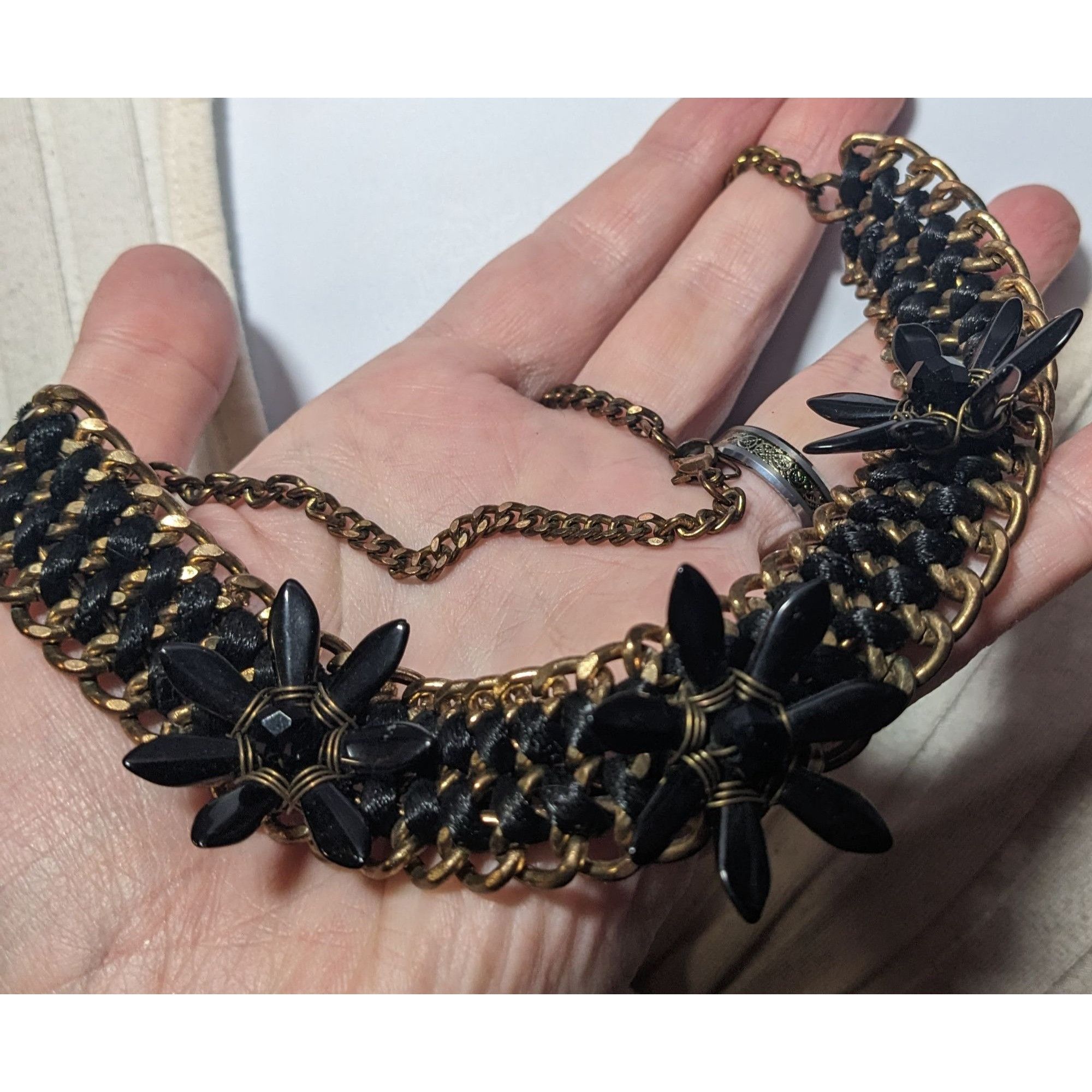 Other Glam Goth Chunky Floral Black And Gold Tone Necklace Size ONE SIZE - 10 Thumbnail