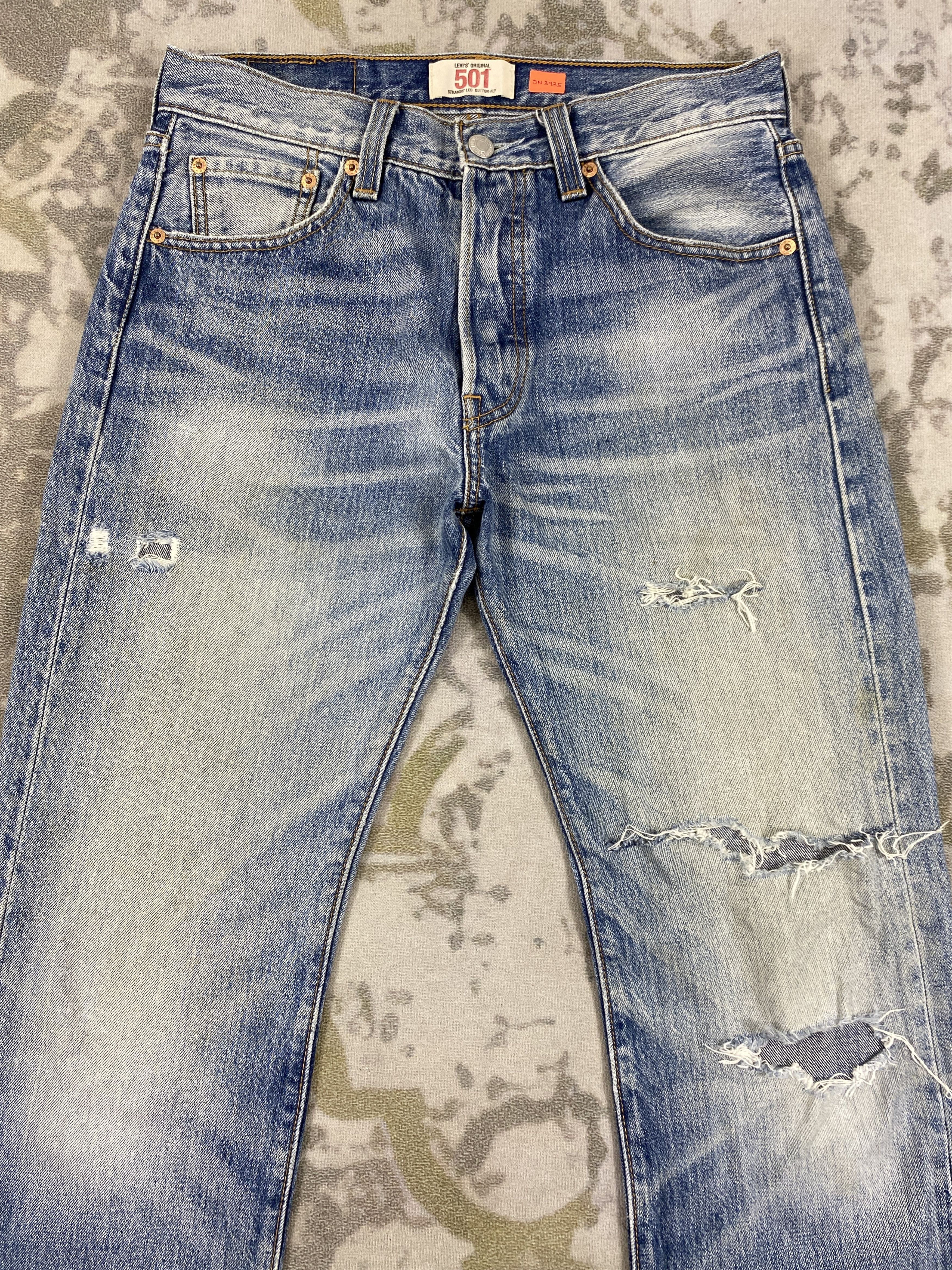 Levi's Distressed Blue Vintage Levi's 501 Jeans 30x30 Denim- JN3935 Size US 30 / EU 46 - 3 Thumbnail