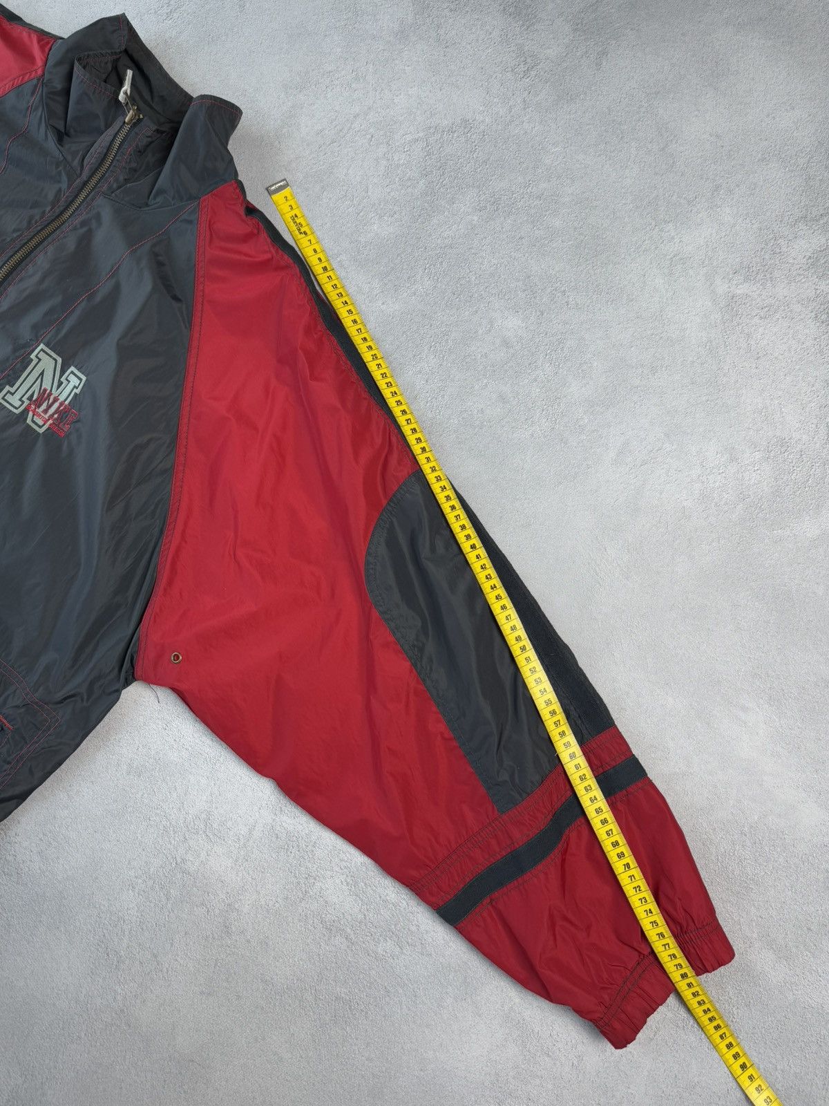 Nike Vintage 90s Nike Beaverton Oregon Nylon Track Jacket Size US L / EU 52-54 / 3 - 17 Thumbnail
