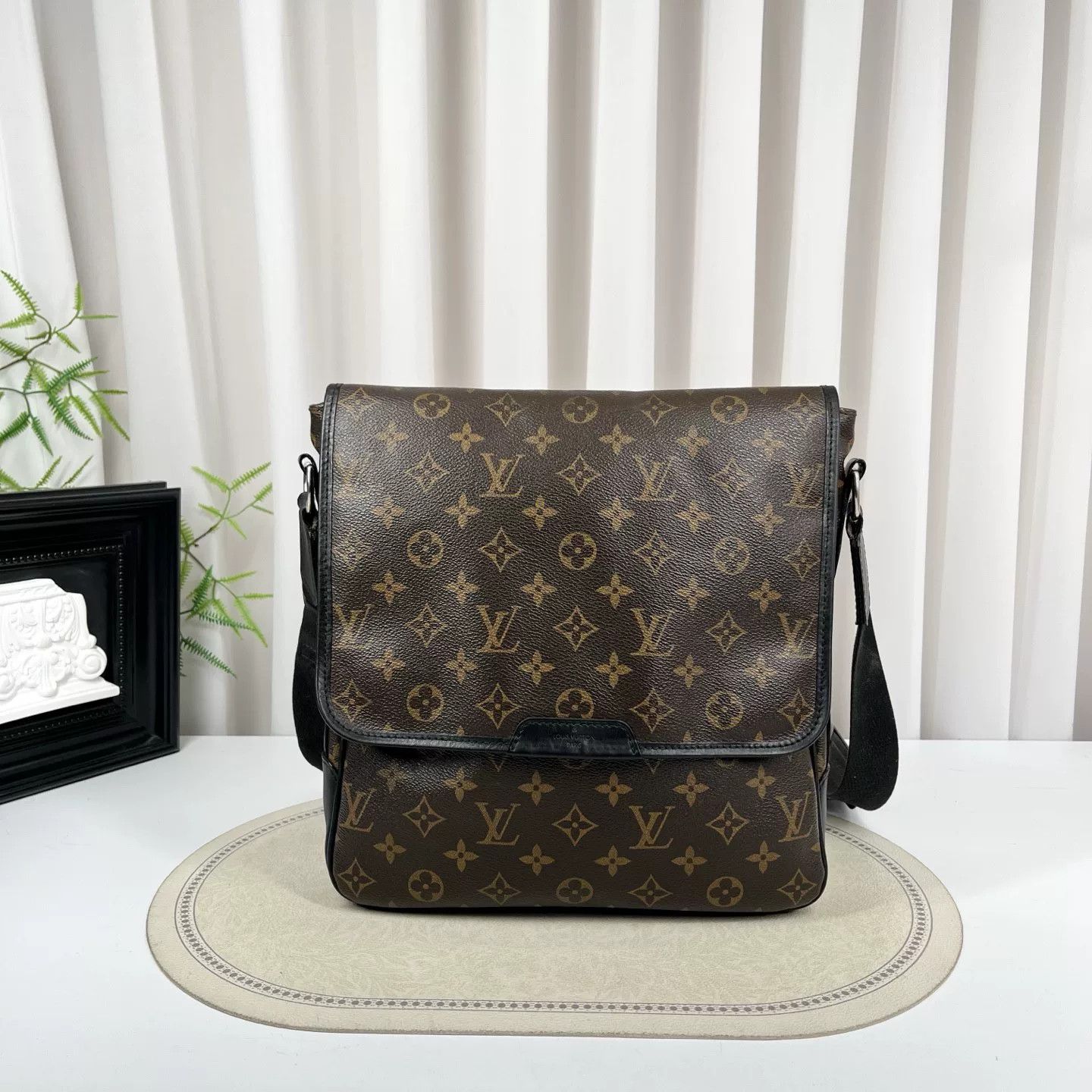 Louis Vuitton Pre-loved Bag Very good condition Size ONE SIZE - 1 Thumbnail