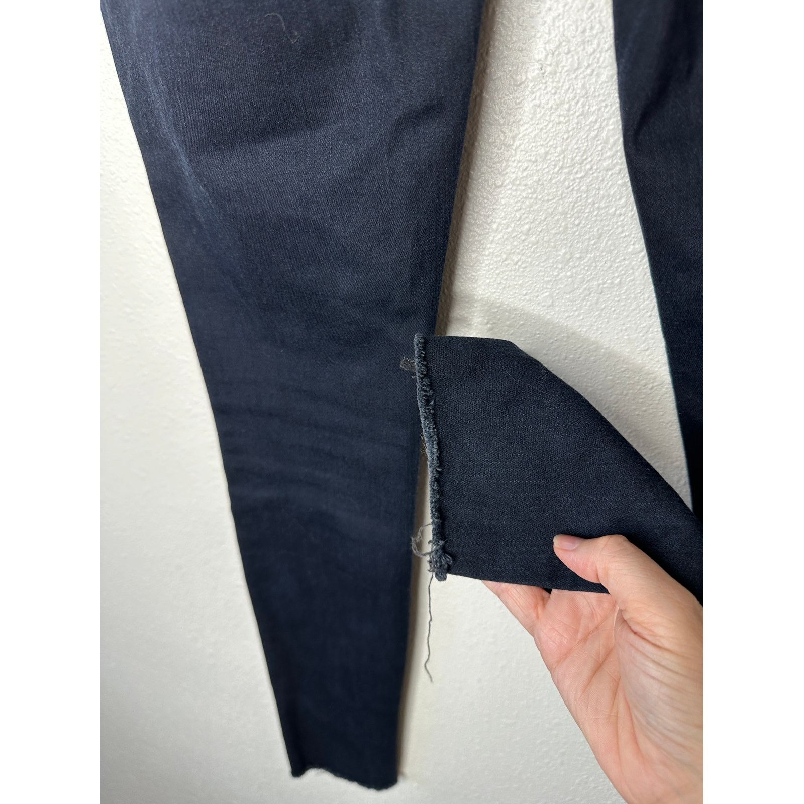 J Brand J Brand Alana Blue Mercy Distressed Knee Raw Hem Jeans 24 Size 24" / US 00 / IT 34 - 8 Thumbnail