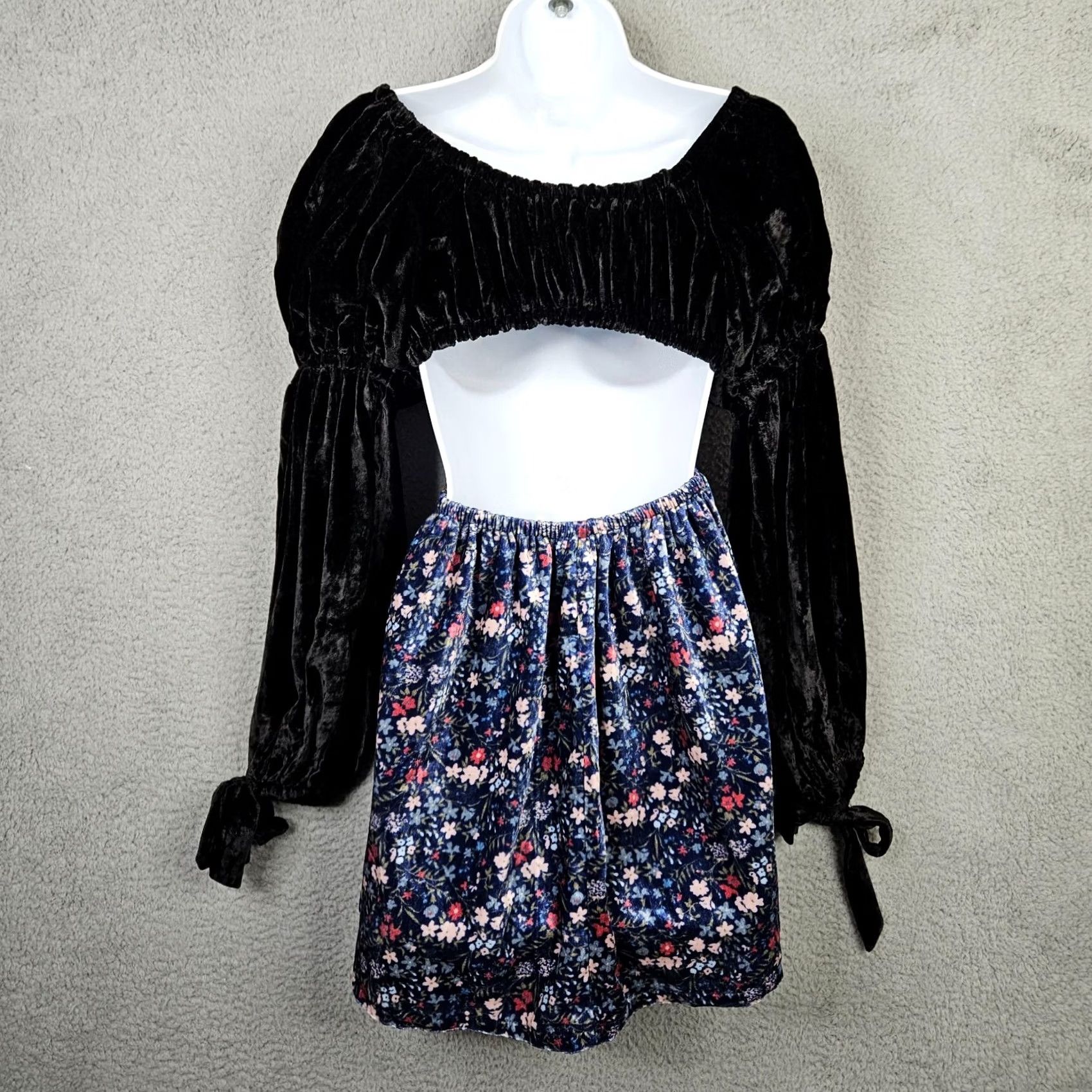 Vintage Tularosa Mini Dress Black Floral Velvet Carmella Size XXS Womens Size XXS / US 00 / IT 34 - 6 Thumbnail