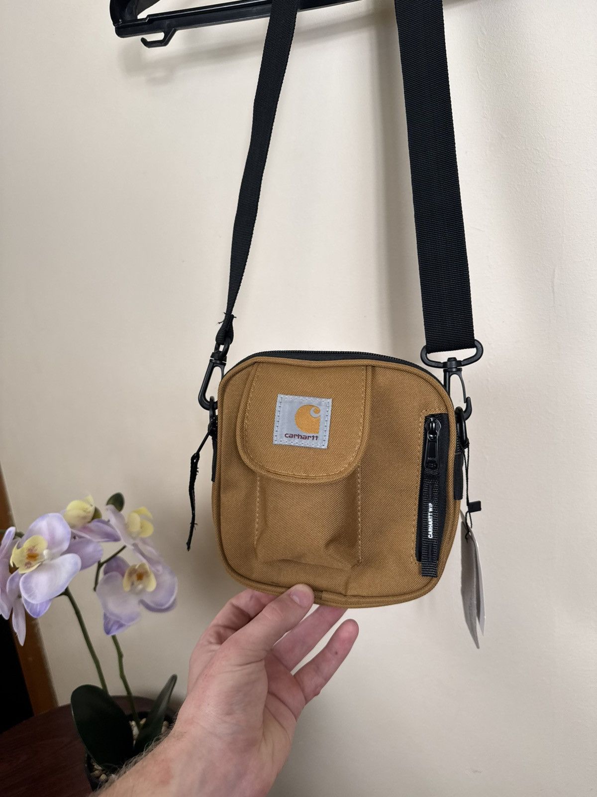 Carhartt Carhartt WIP Essentials Bag Crossbody Shoulder Bag Sand Size ONE SIZE - 10 Thumbnail