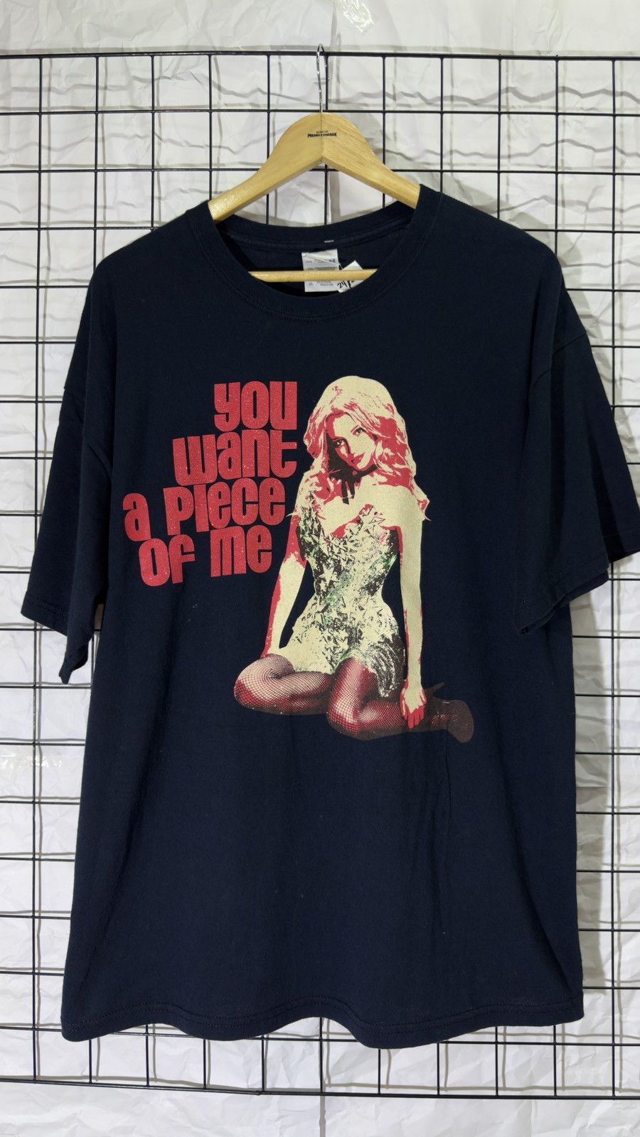 Band Tees Vintage 2009 britney spears tour tee shirt Size US XL / EU 56 / 4 - 1 Thumbnail