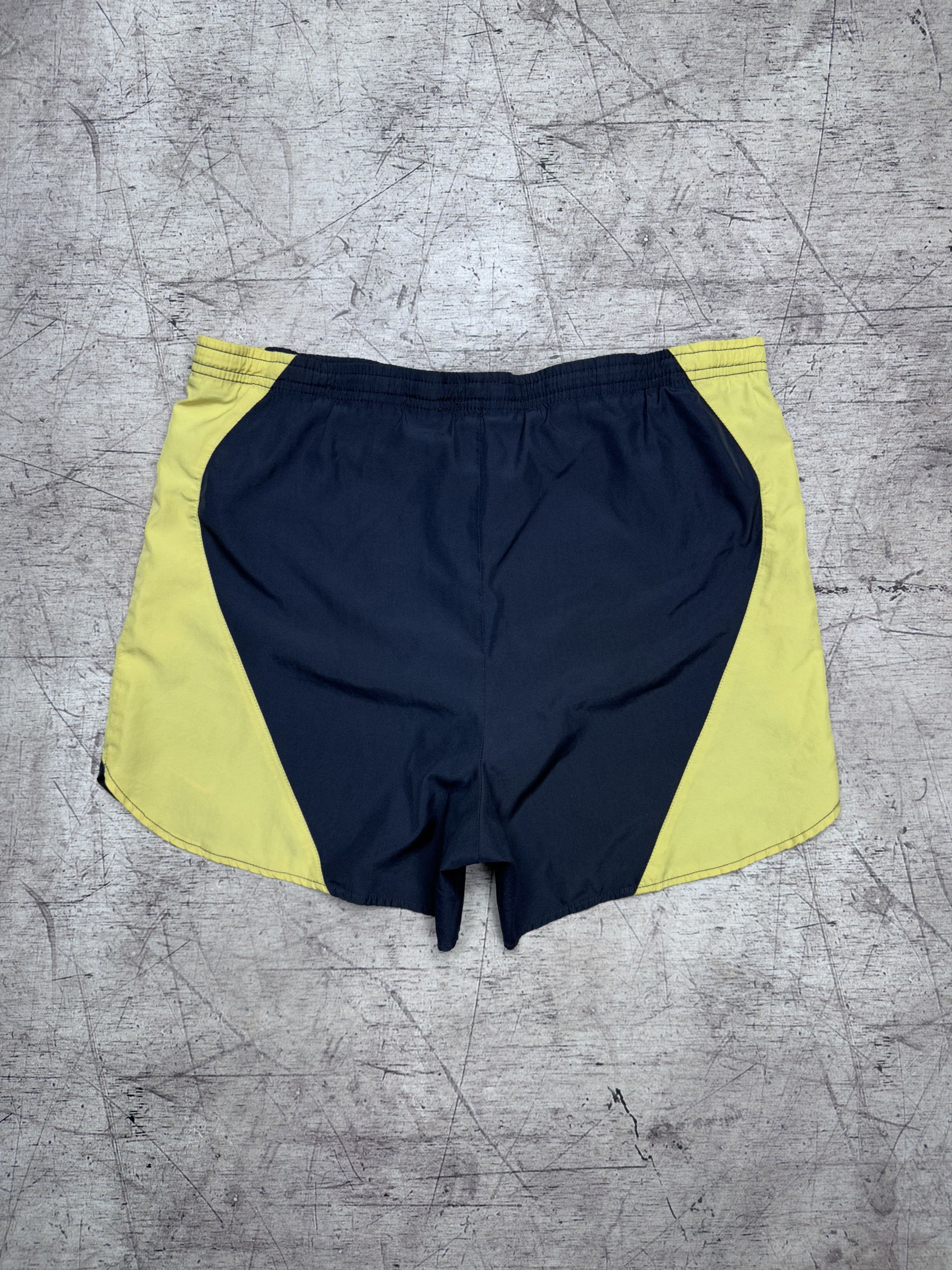 Nike Nike Vintage Mens Nylon Shorts Size US 32 / EU 48 - 6 Thumbnail