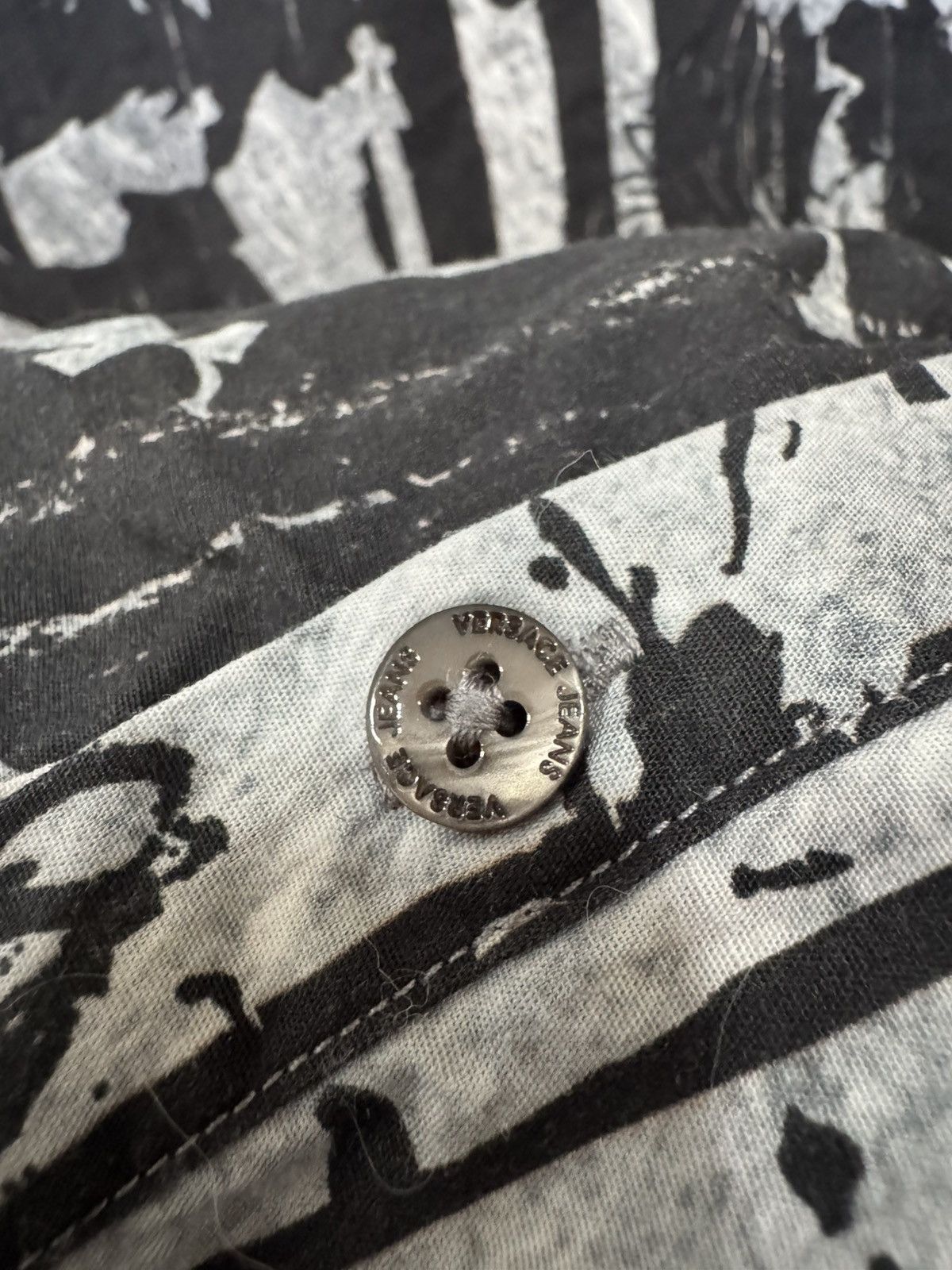 Versace Jeans Couture Versace Jeans Long Sleeve Button Size M IT 50 FR 46 Size US M / EU 48-50 / 2 - 13 Thumbnail