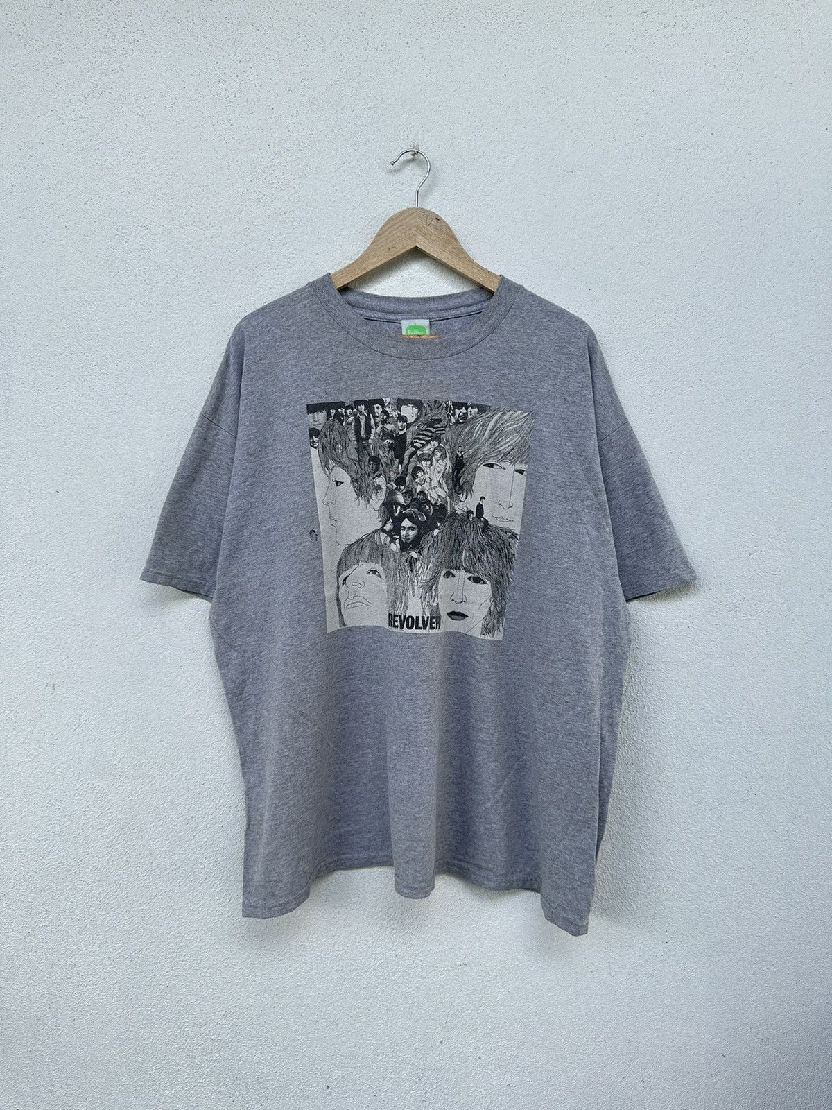 image of Band Tees x Rock T Shirt Vintage The Beatles Revolver Cover Album 2005 T Shirt in Grey (Size 2XL)