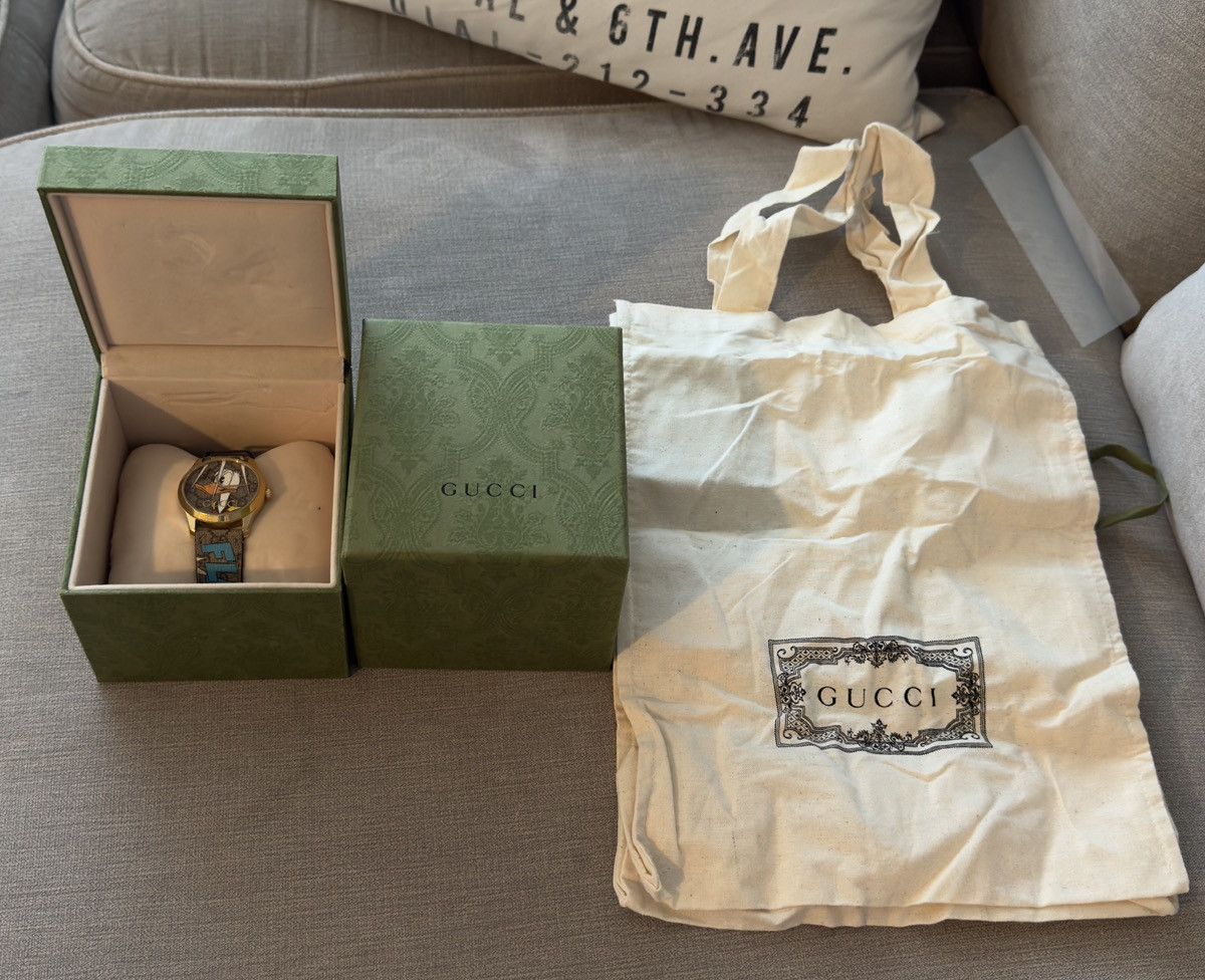 Gucci Gucci Watch G-Timeless 38mm Disney Donald Duck Size 38 - 9 Thumbnail