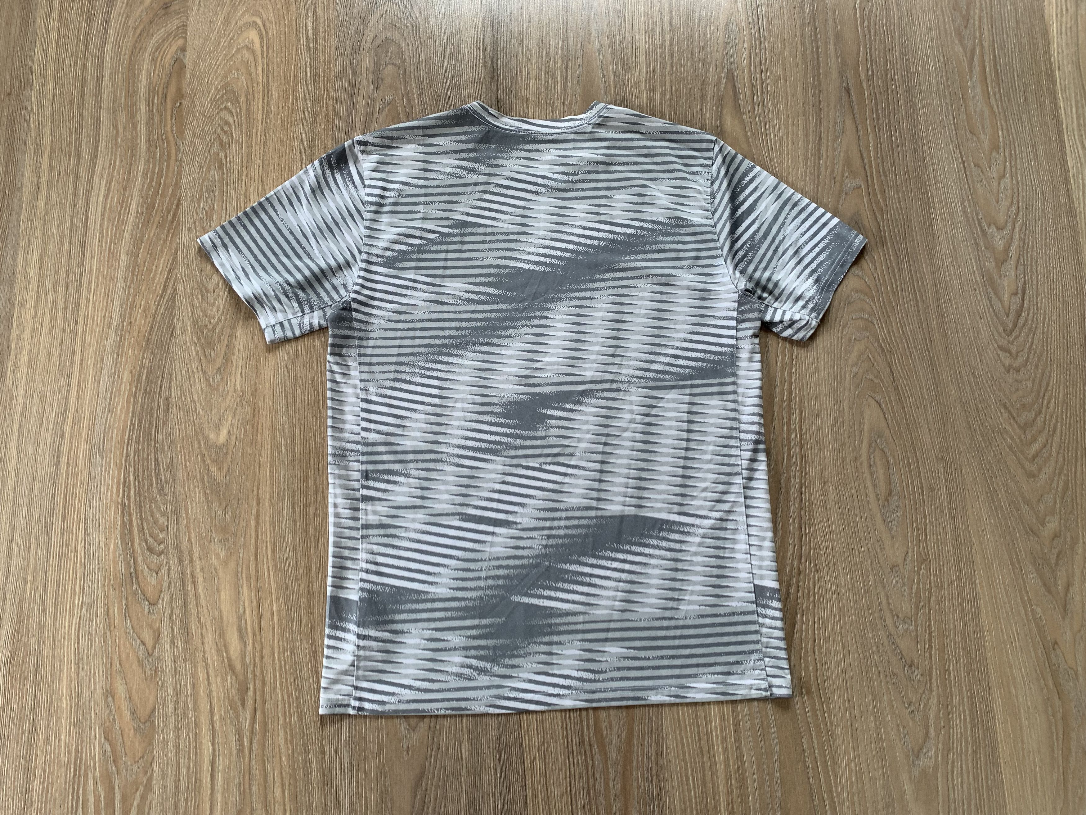 Nike × Vintage The Nike Tee Training T Shirt Size US L / EU 52-54 / 3 - 5 Thumbnail