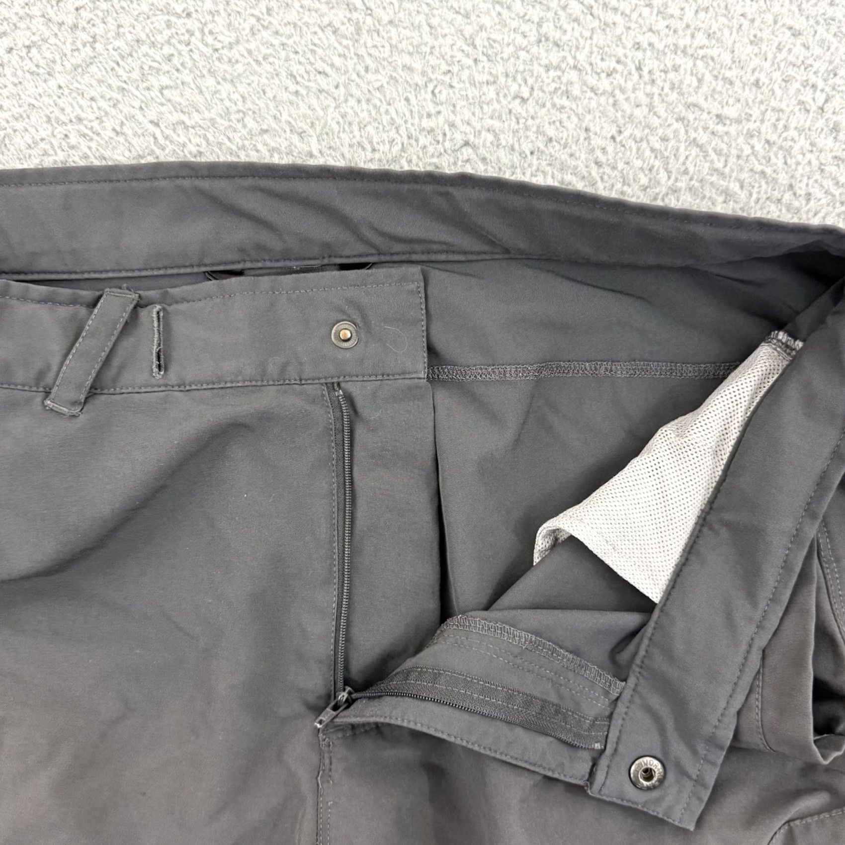 The North Face The North Face Shorts Mens 36 Gray Outdoor Hiking Casual Stretch Zip Light 10” Size US 36 / EU 52 - 5 Thumbnail