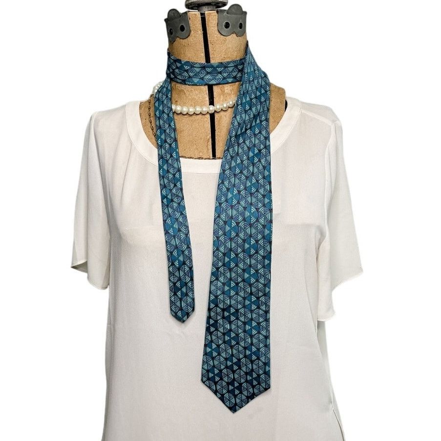 Robert Stock Robert Stock handmade 100% silk geometric circle tie 3.75” w Size ONE SIZE - 2 Thumbnail