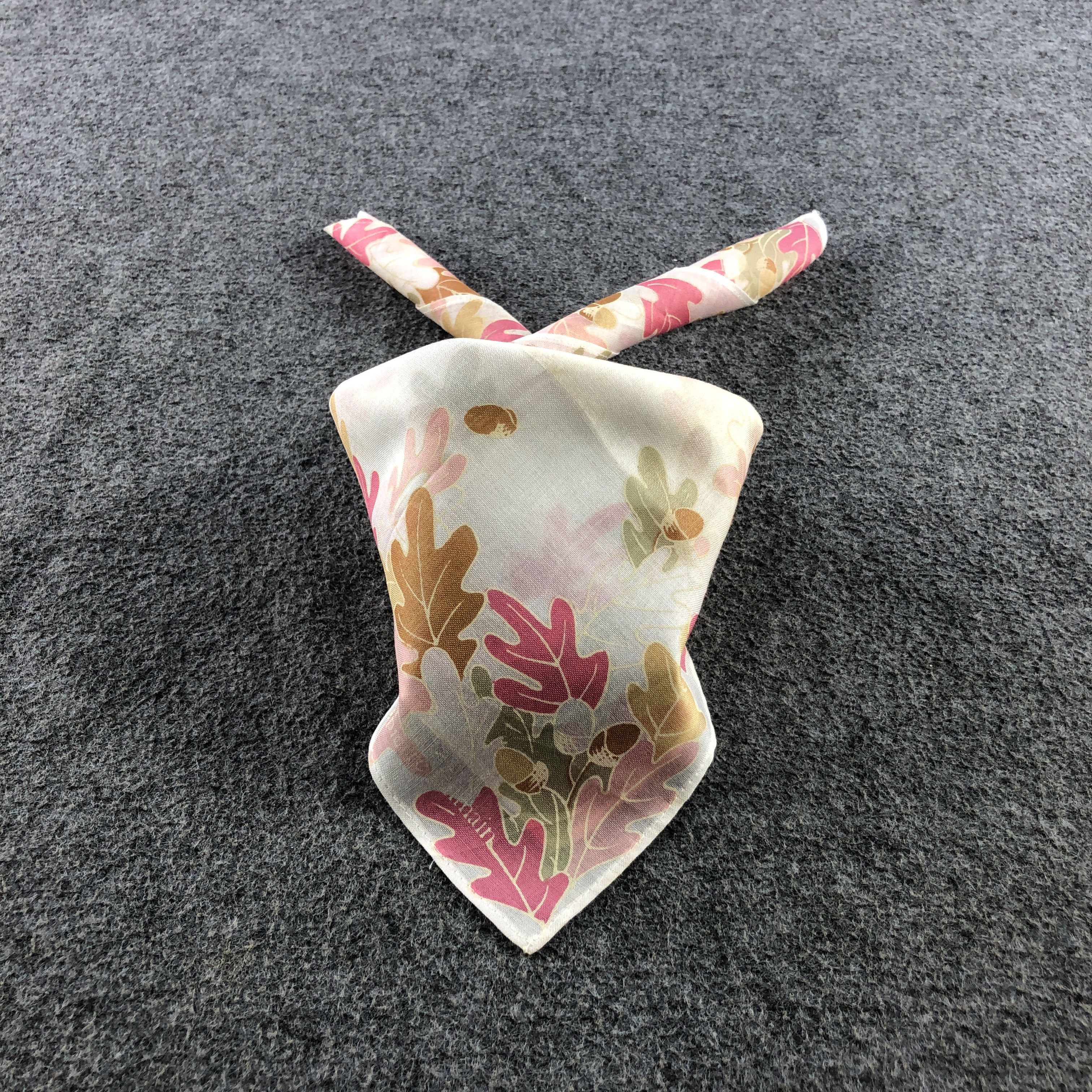 Pierre Balmain × Vintage Pierre Balmain Handkerchief Neckerchief Bandana H2342 Size ONE SIZE - 1 Thumbnail