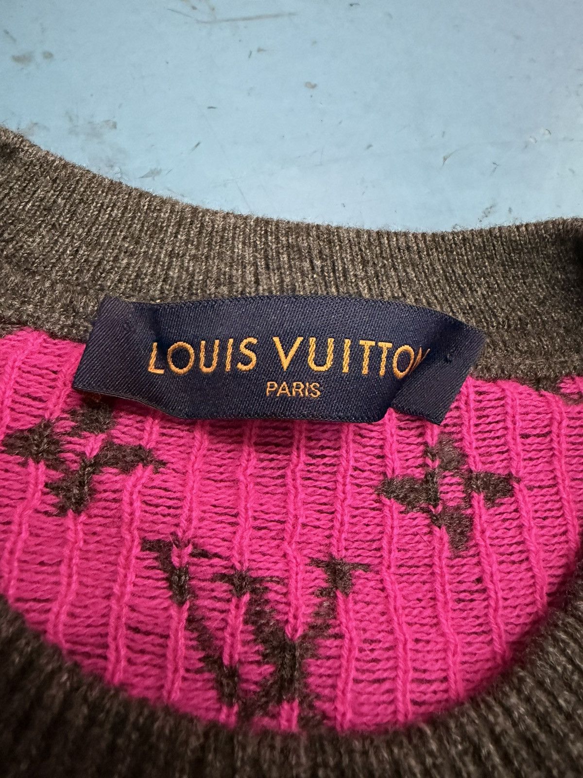 Louis Vuitton LOUIS VUITTON PINK MONOGRAM CASHMERE SWEATER Size US XL / EU 56 / 4 - 4 Thumbnail