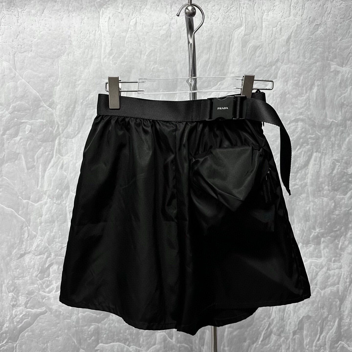 Prada Prada Black Shorts with Side Pocket Size 38" / US 16 / IT 52 - 1 Thumbnail