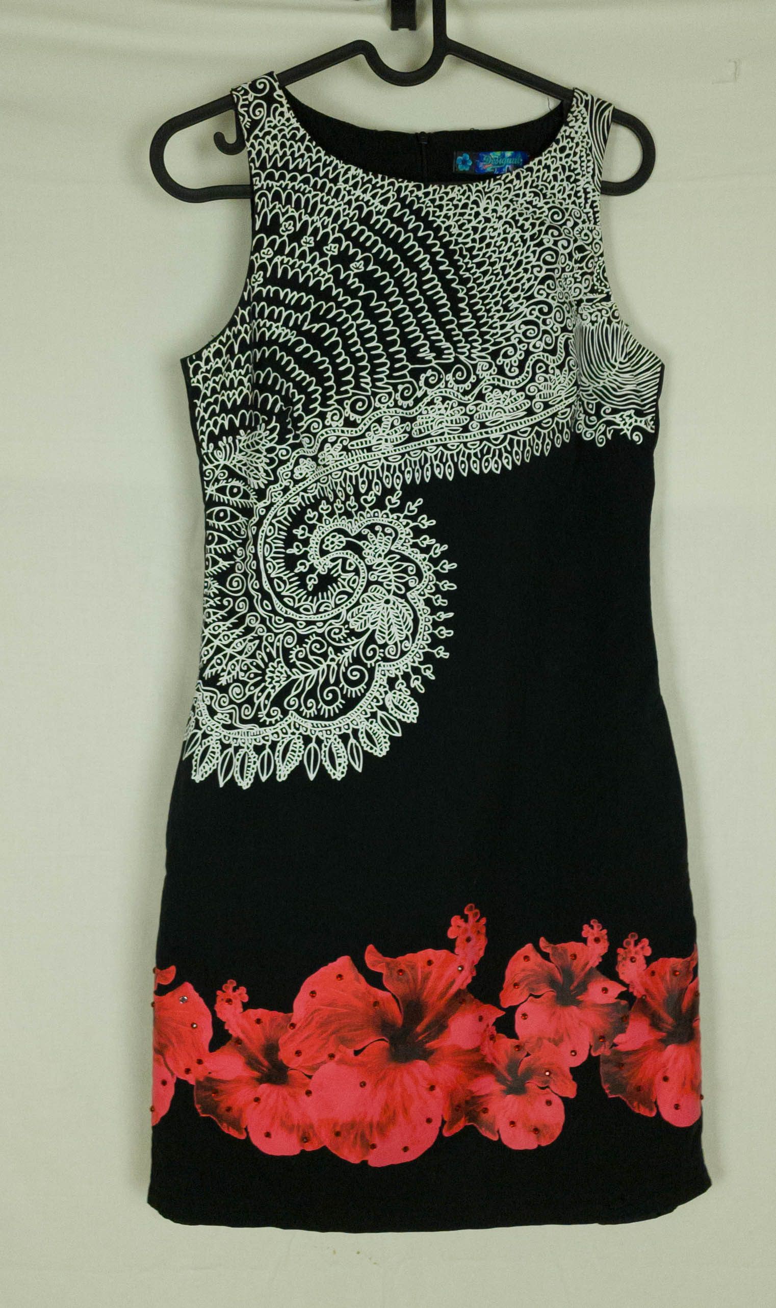 Desigual Desigual womens dress lined sleeveless size S ( LABEL 36) Size S / US 4 / IT 40 - 1 Thumbnail