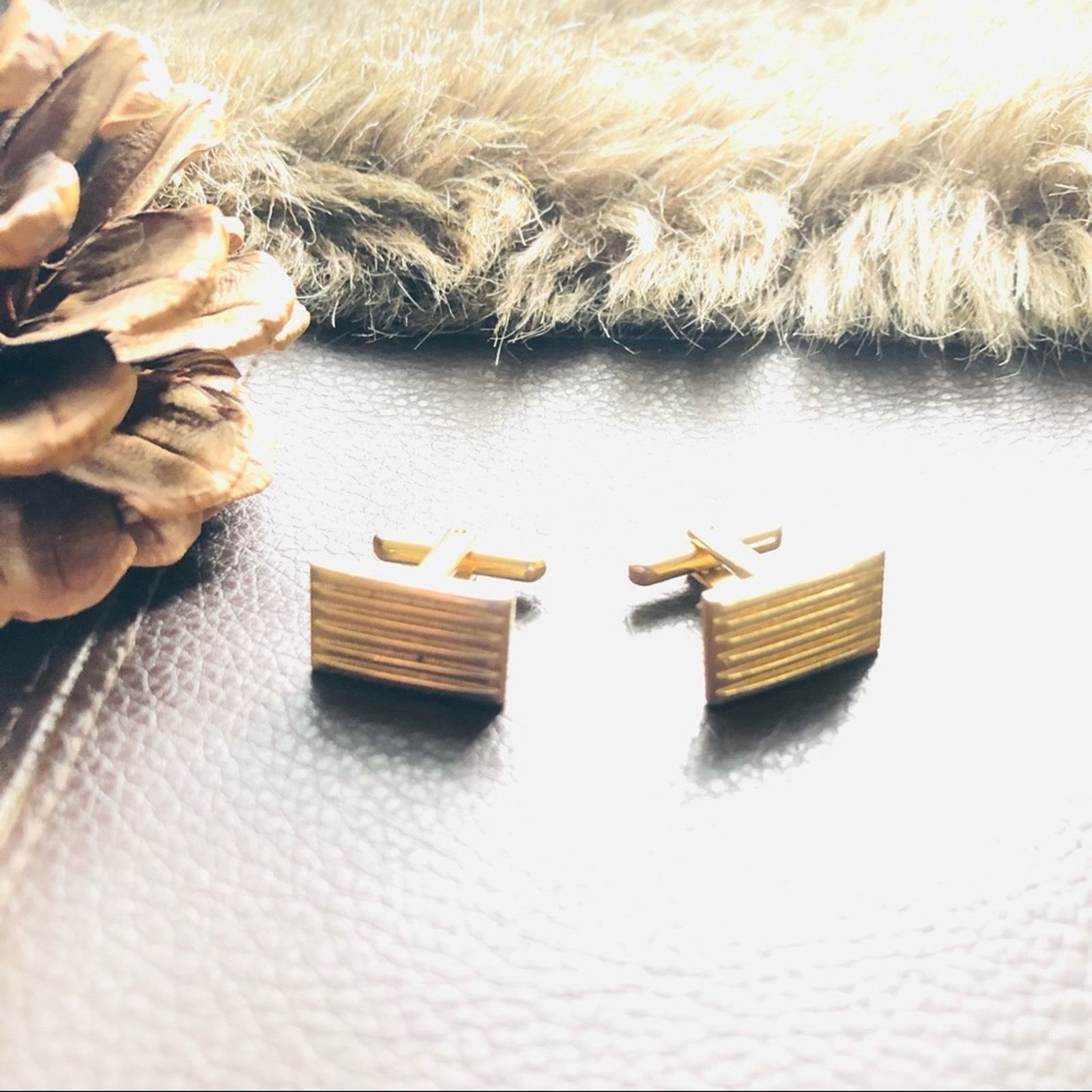 Vintage Vintage men’s Hickok gold rectangle cuff links Size ONE SIZE - 1 Thumbnail