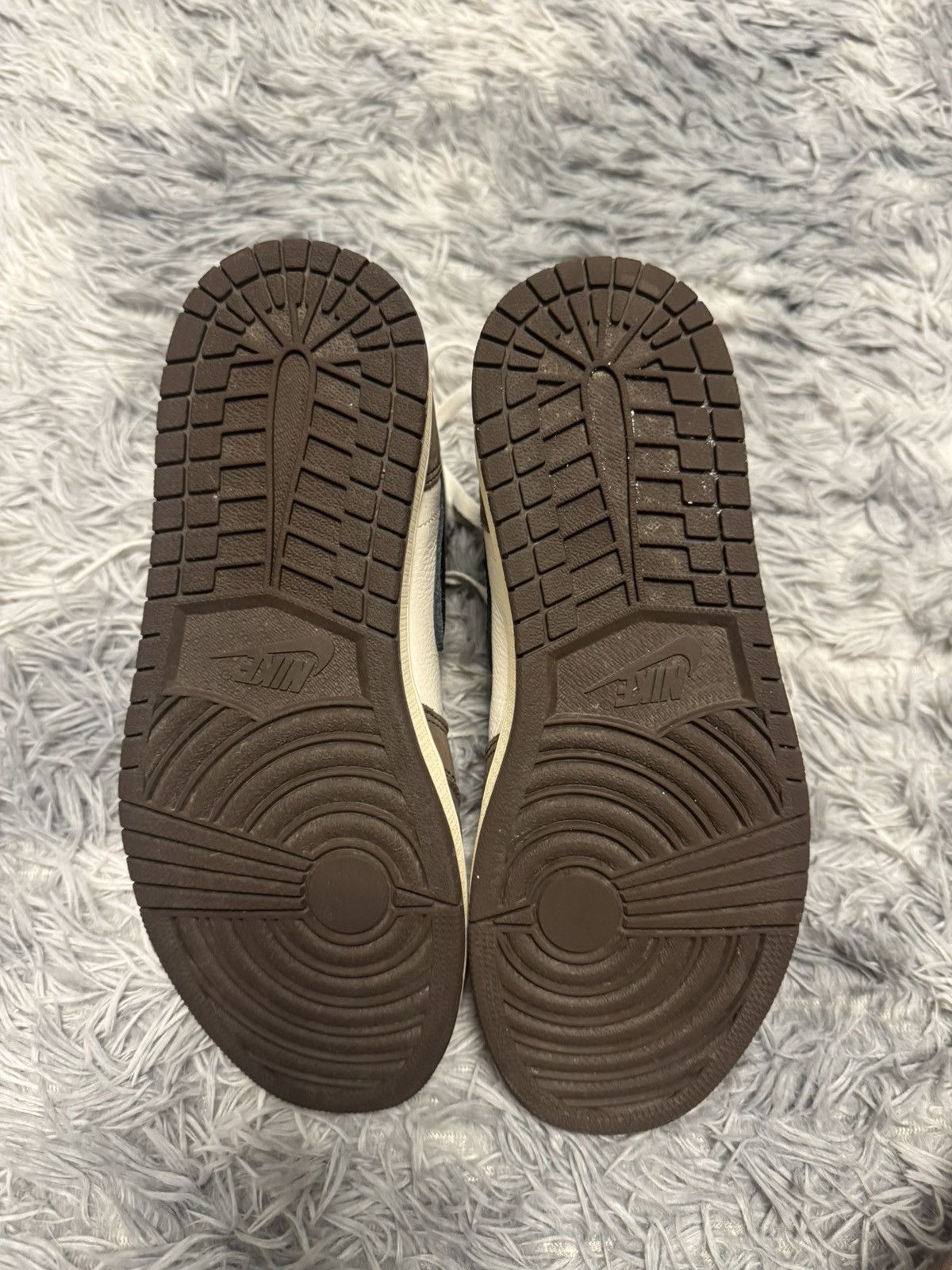 Jordan Brand × Travis Scott Travis Scott Jordan 1 OG Mocha Size US 9.5 / EU 42-43 - 5 Thumbnail