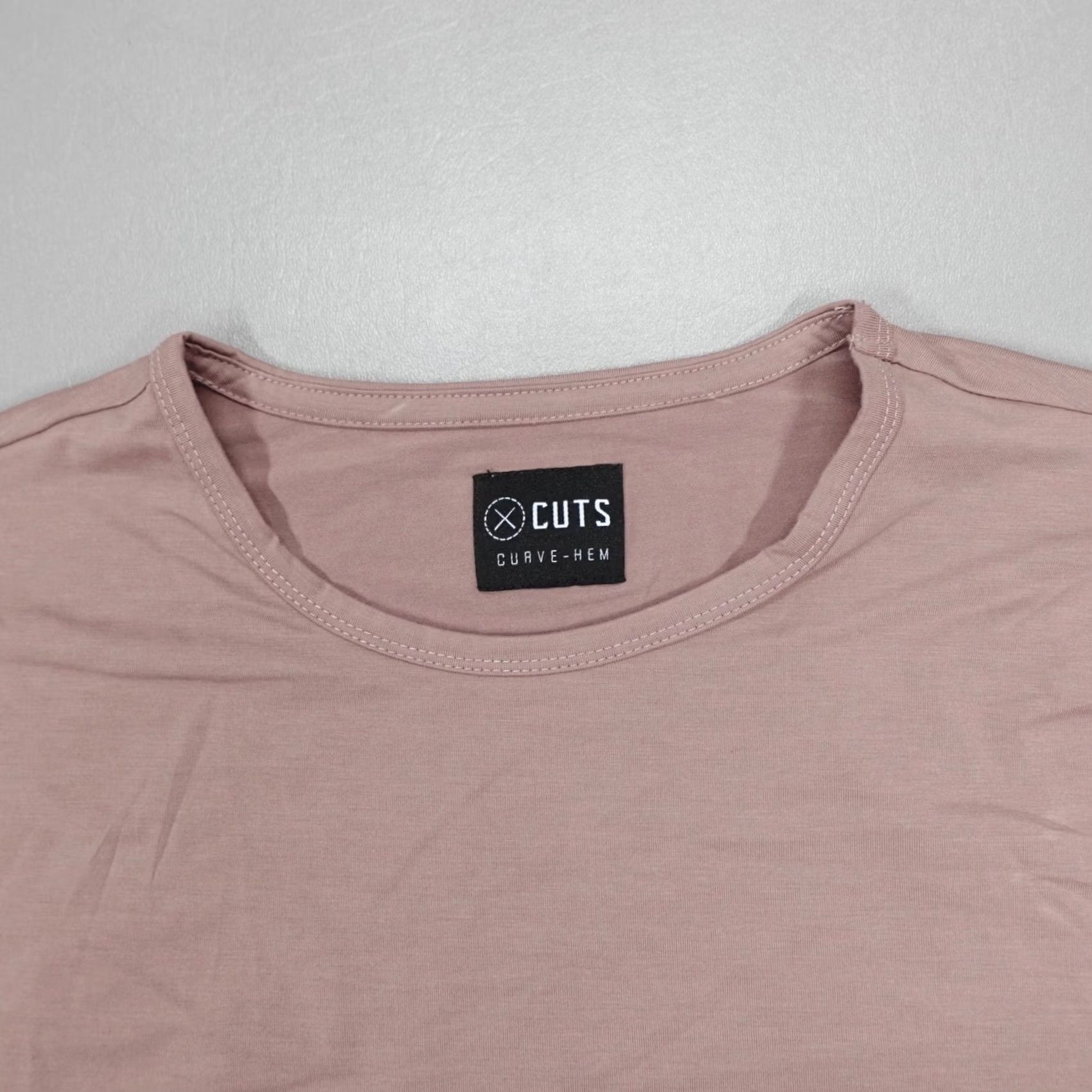 UES Clothing Cuts Clothing Curve Hem Long Sleeve Tee Crew Stretch Twilight Slim Fit T-Shirt Men XL Twilight Slim Fit Men Size US XL / EU 56 / 4 - 2 Thumbnail