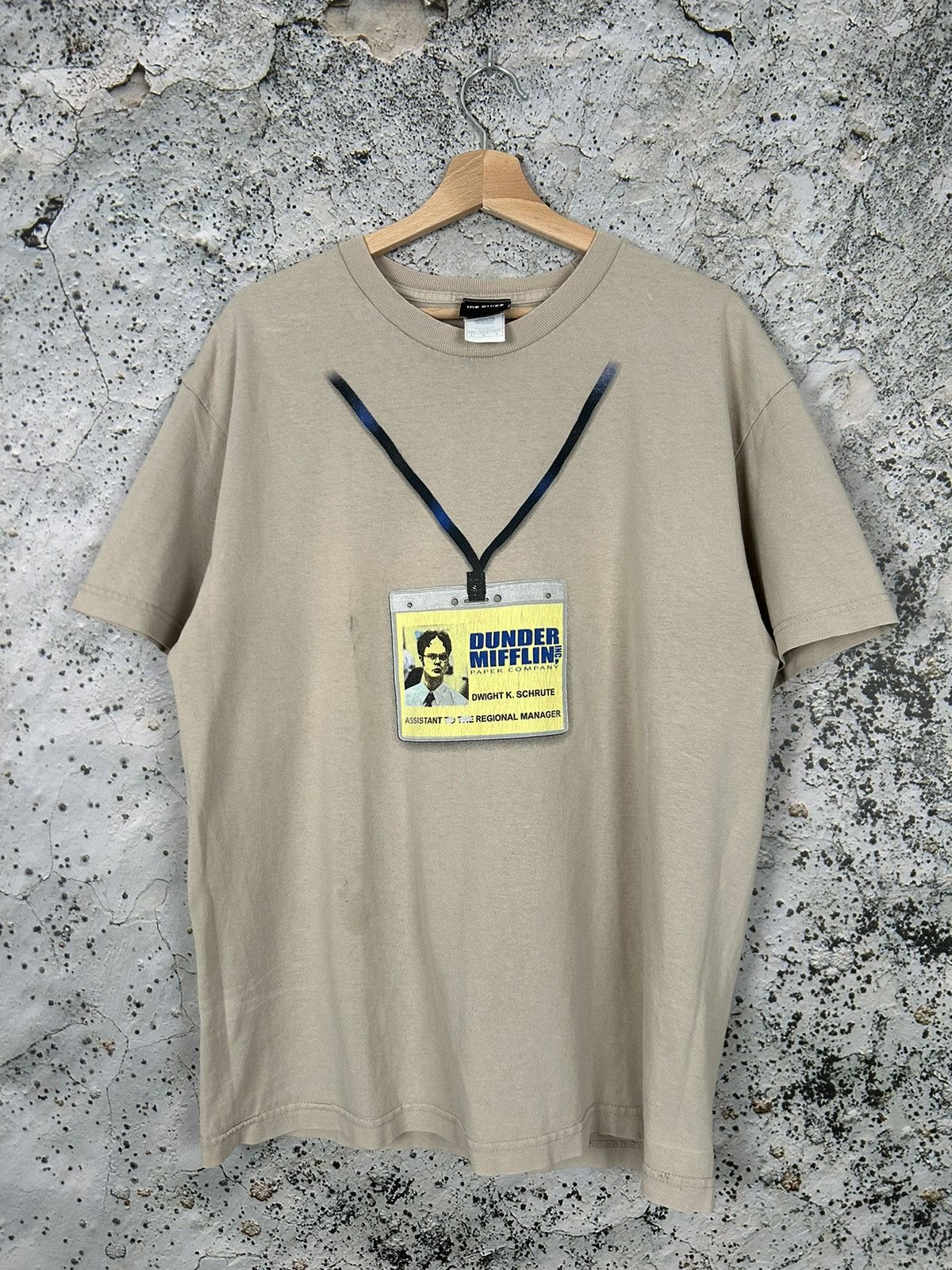 Vintage The Office Official Merch Dwight Schrute Movie Series Tee Size US L / EU 52-54 / 3 - 1 Thumbnail