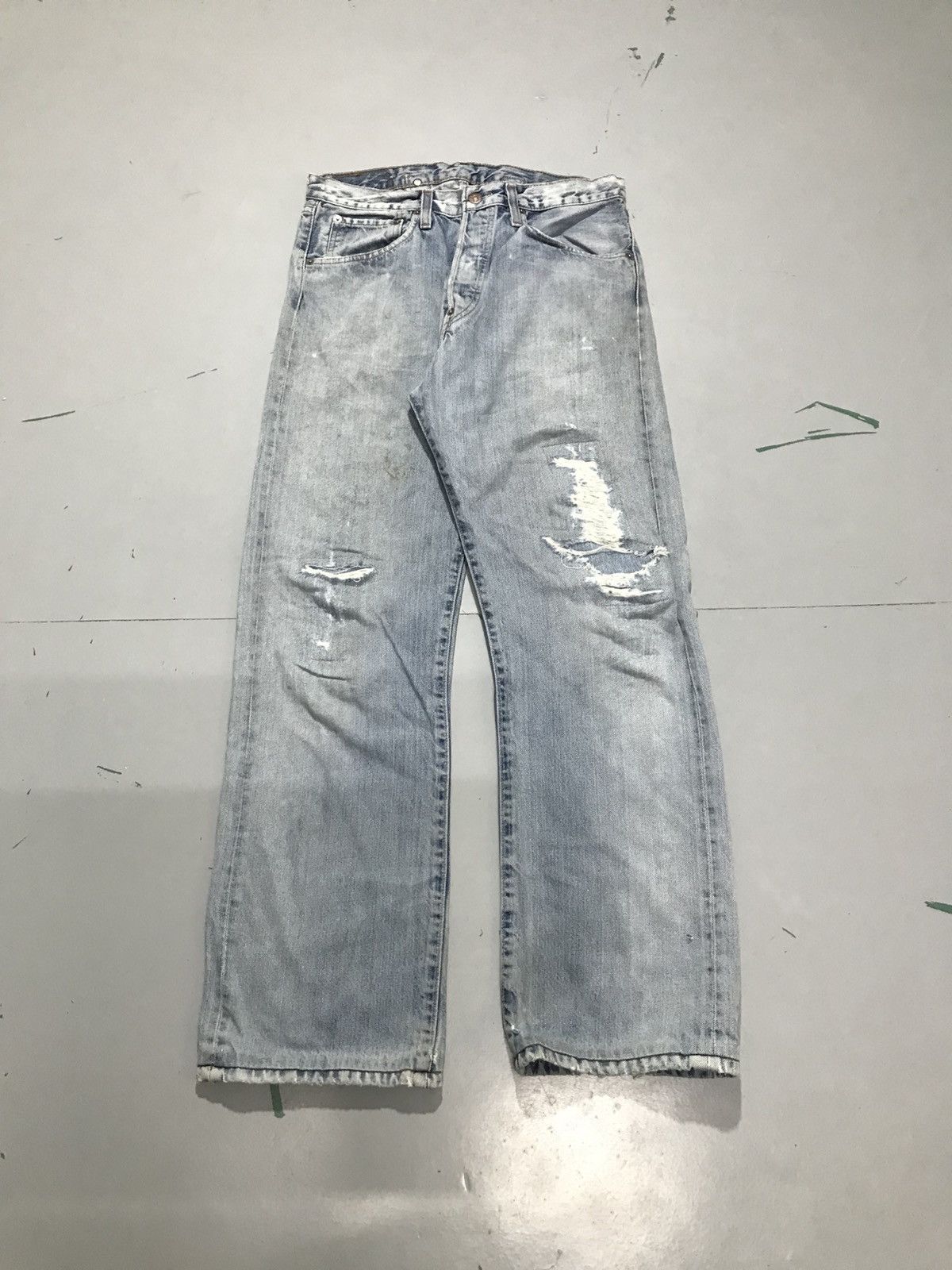 Vintage Levi’s buckle belt distressed denim