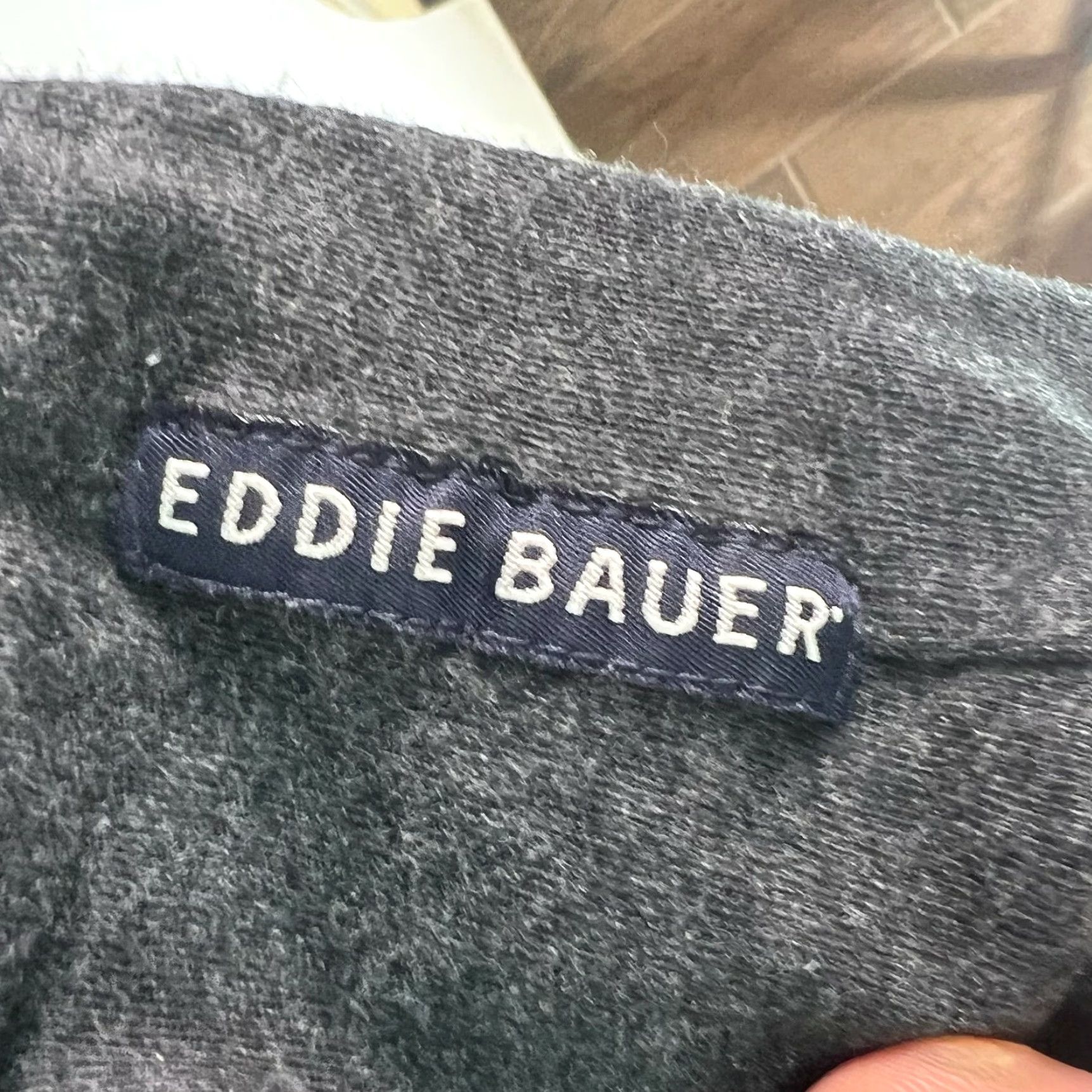 Eddie Bauer Eddie Bauer Mens Crew Neck T-Shirt Long Sleeve Gray Size Medium Regular Fit 100% Cotton Crew Neck USA Seller Women? Mens Size US M / EU 48-50 / 2 - 6 Thumbnail