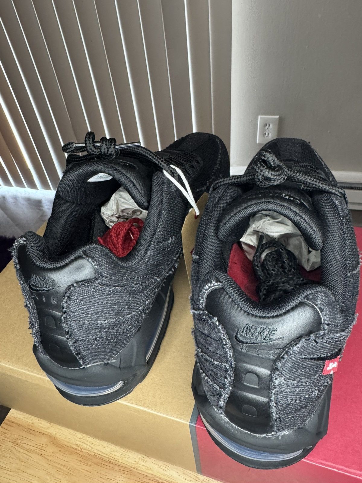 Levi's × Nike Nike x Levi’s Air Max 95 OG ‘Black Anthracite’ Size US 14 / EU 47 - 6 Thumbnail