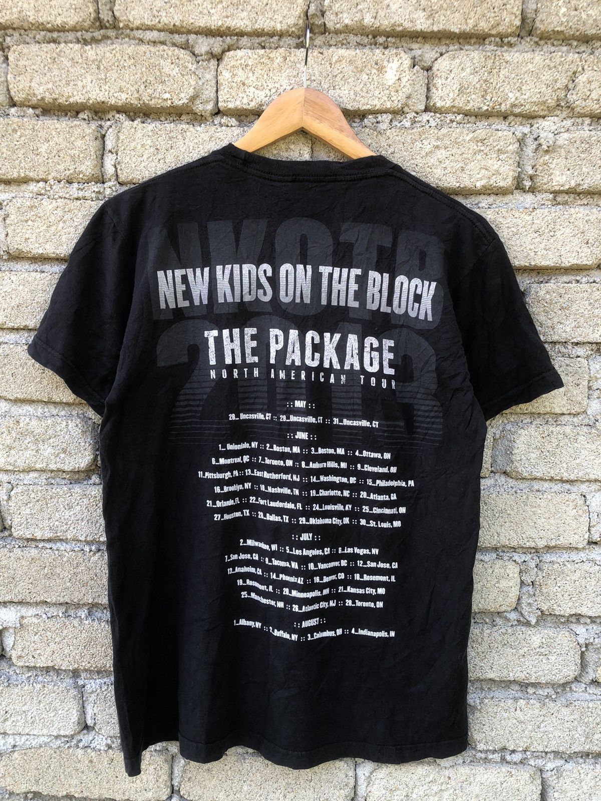Band Tees × Nirvana × Vintage Vintage Y2K New Kids On The Block North American Tour Tee Size US L / EU 52-54 / 3 - 9 Thumbnail