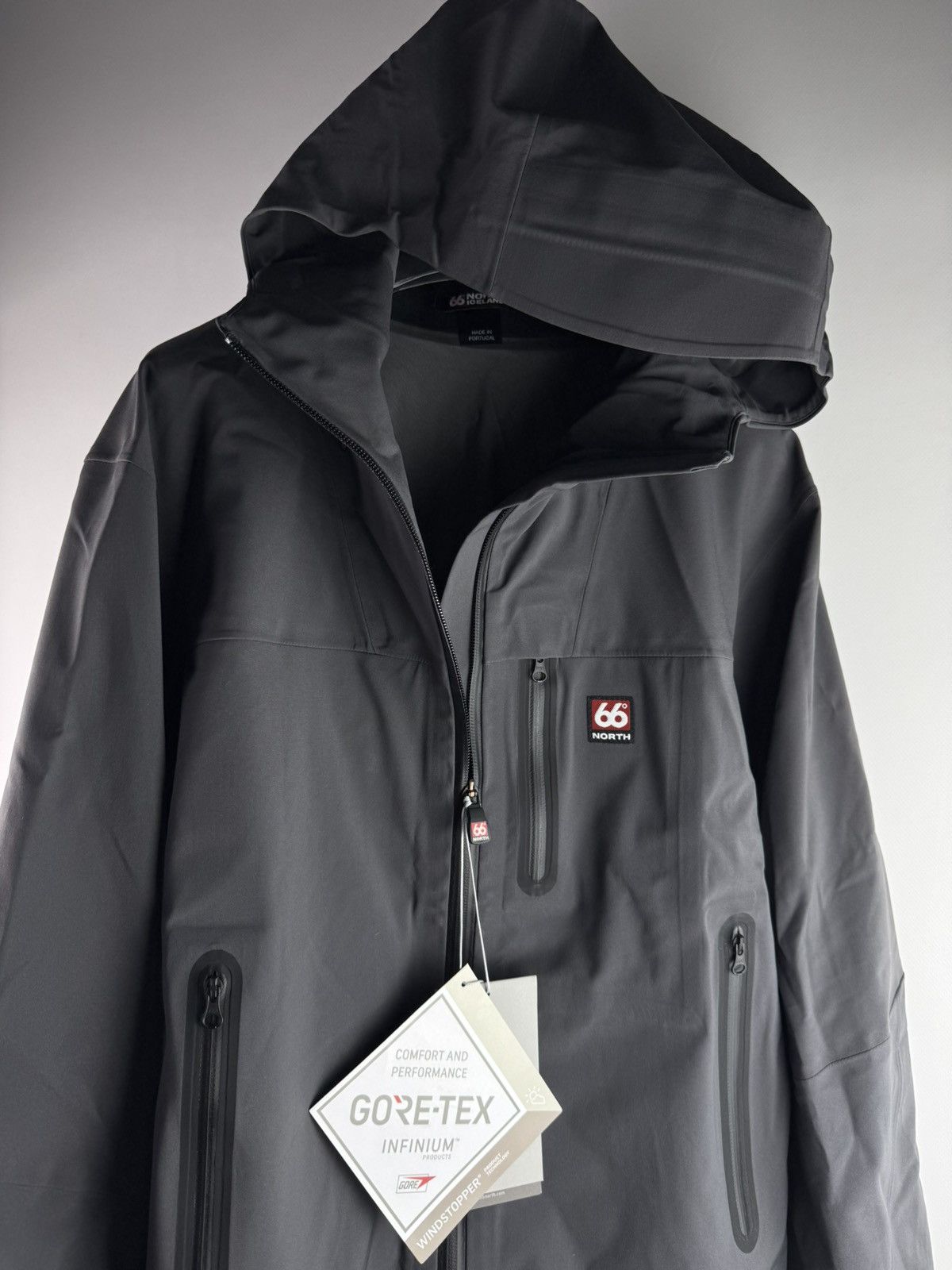 66 North 66° North Skaftafell Gore-Tex Infinium Jacket in Lava Size US M / EU 48-50 / 2 - 5 Thumbnail