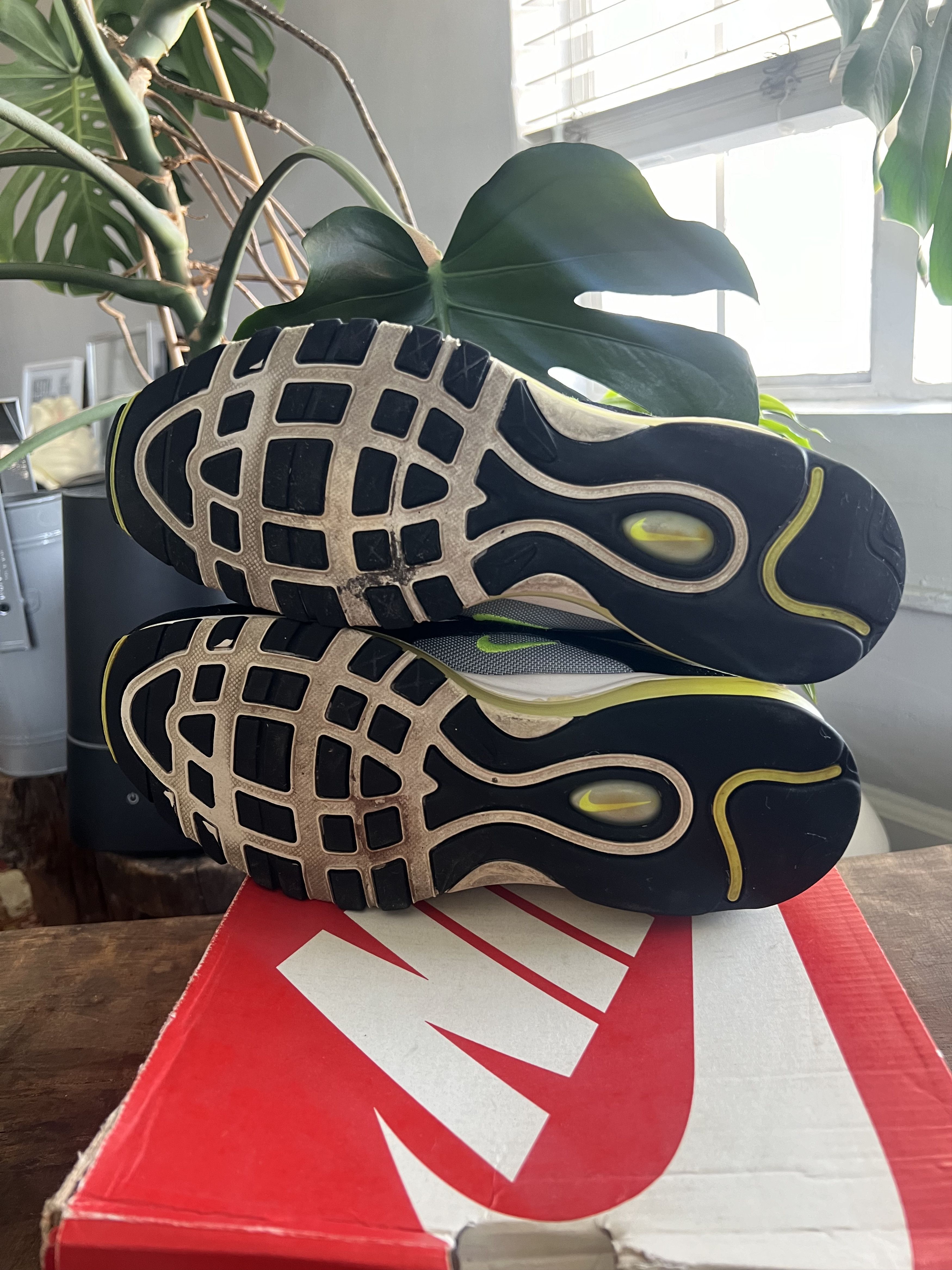 Nike Air Max 97 OG QS 'Neon' Size US 10 / EU 43 - 9 Thumbnail