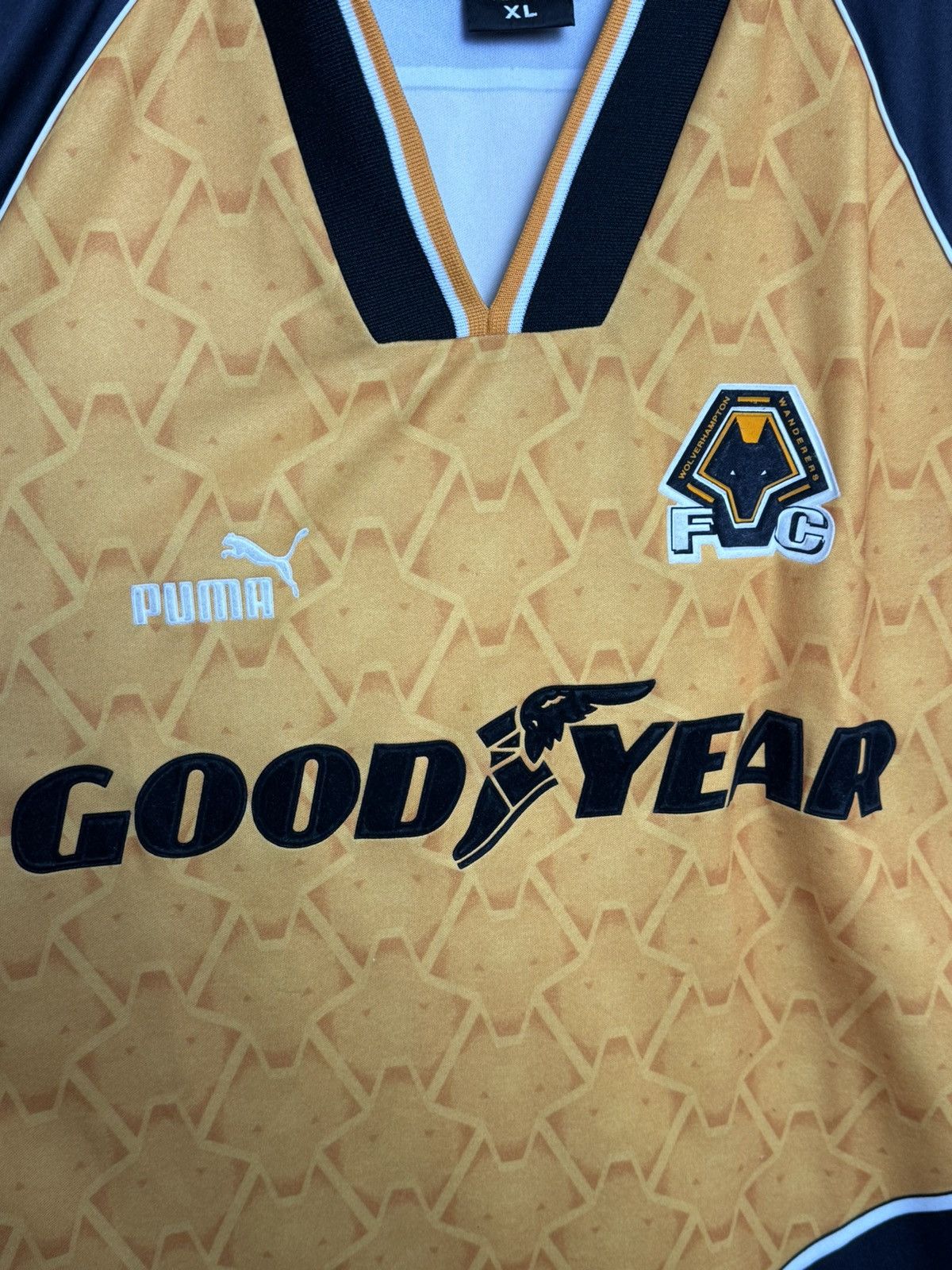 Puma Wolverhampton Wanderers 96/98 Home Football Jersey Size US XL / EU 56 / 4 - 3 Thumbnail