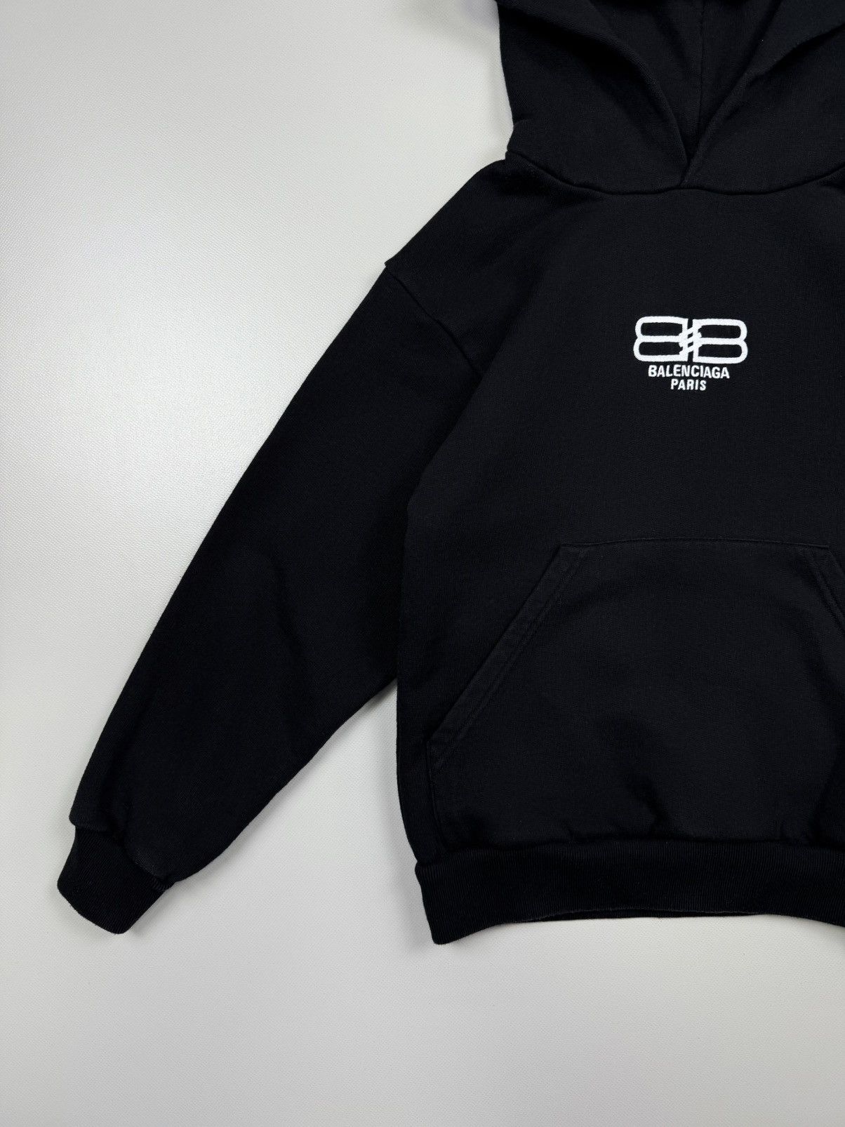 Balenciaga Balenciaga Paris Kids Embroidered Logo Hoodie Size 8y Size XXS / US 00 / IT 34 - 4 Thumbnail