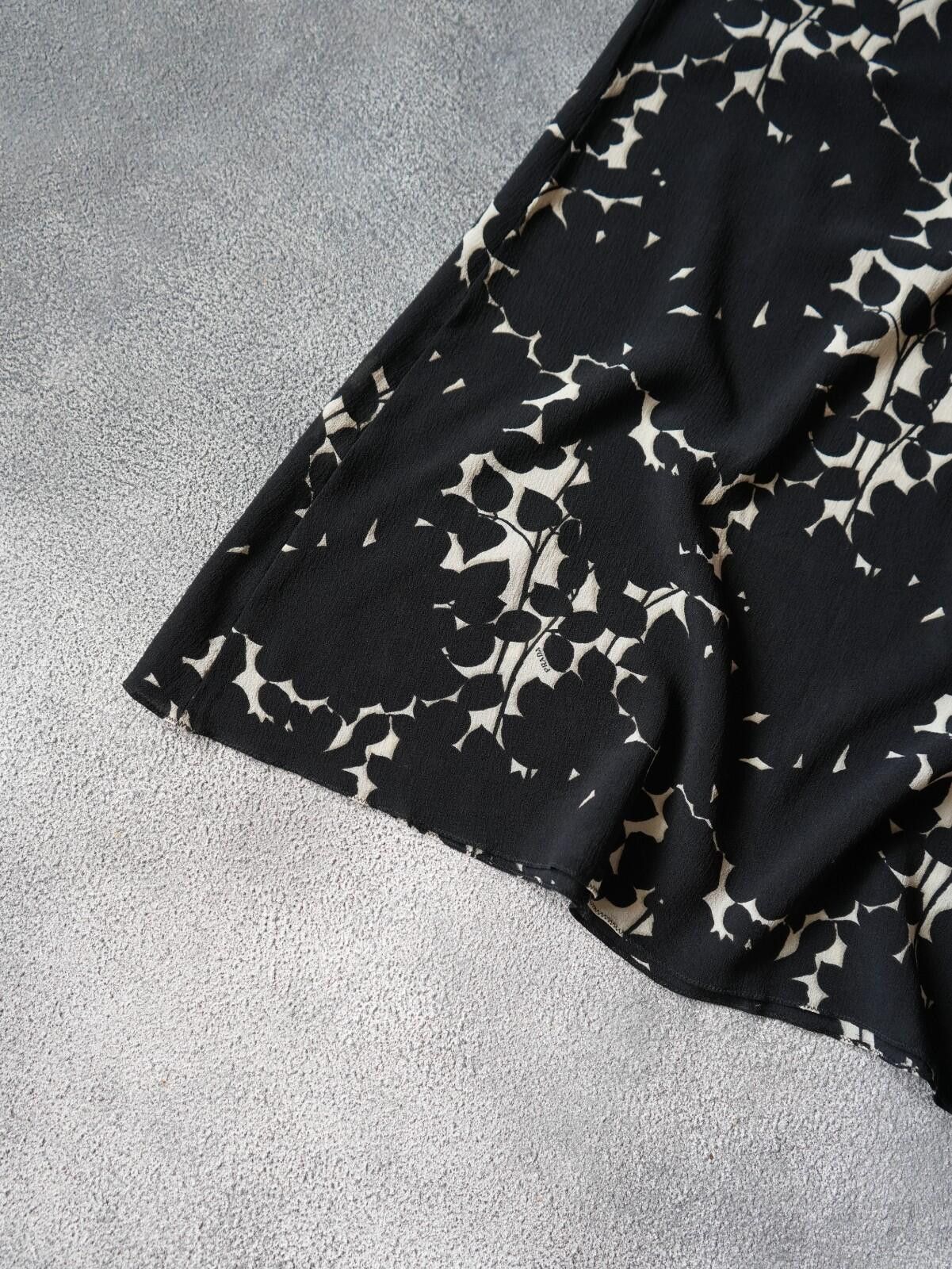 Prada S/S 2001 Prada Silk Floral Skirt VINTAGE IT38 Size 25" / US 0 / IT 36 - 11 Thumbnail