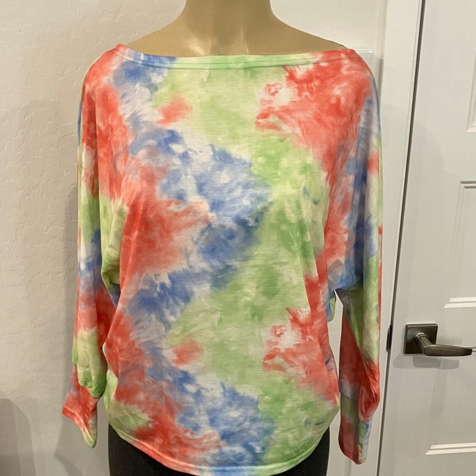 Other Lot of 4 t-shirts. See pictures and descriptions Size S / US 4 / IT 40 - 7 Thumbnail