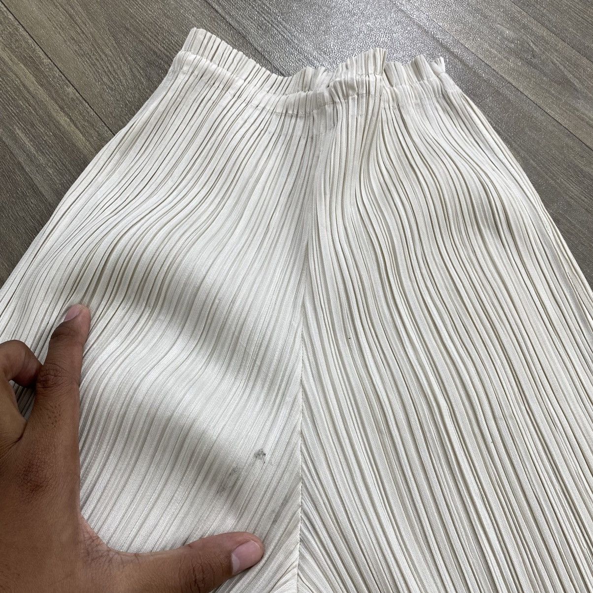 Pleats Please Issey Miyake Vintage Pleats Please Issey Miyake Bootcut Classic Pants Size US 27 - 16 Thumbnail