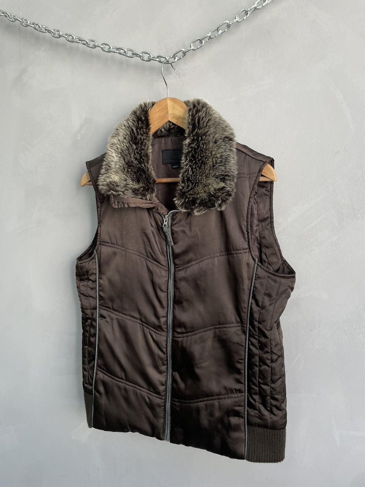 Le Grande Bleu (L.G.B.) nylon ifsixwasnine style fur collar 90s nylon vest jacjet Size US L / EU 52-54 / 3 - 2 Thumbnail