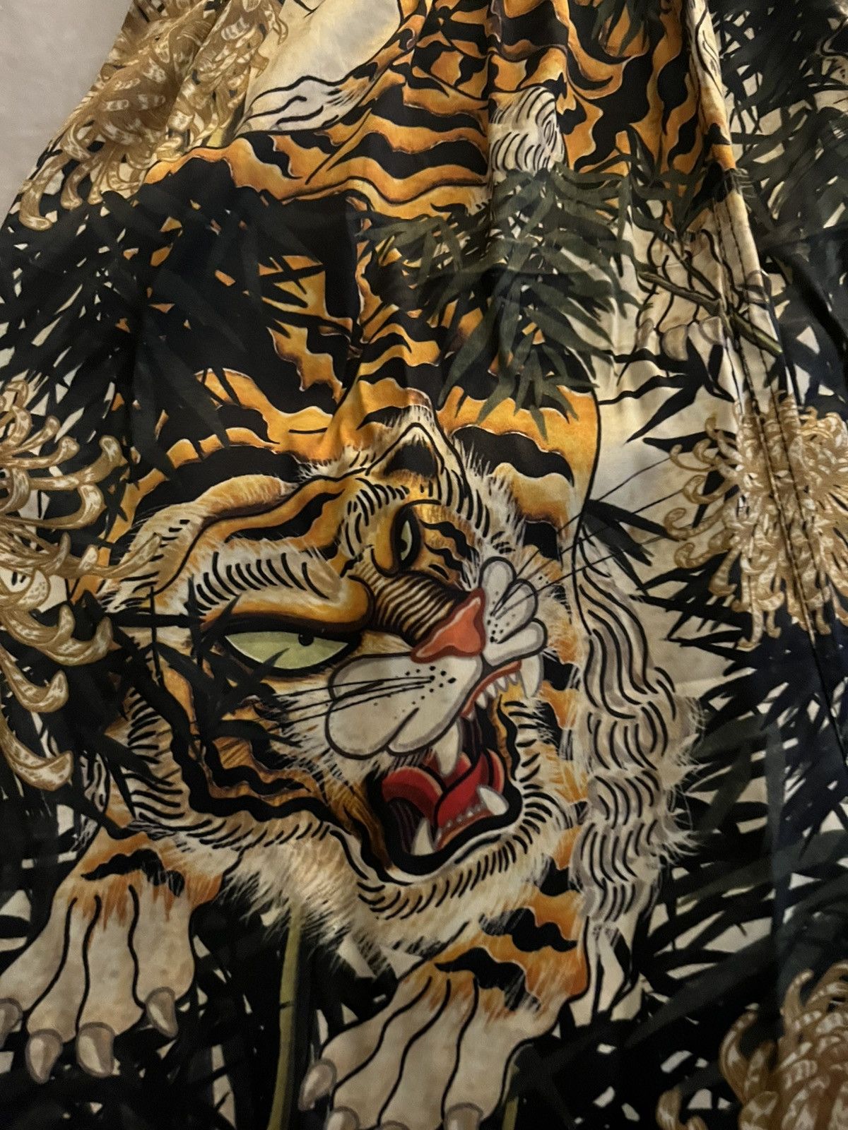 Dsquared2 Dsqaured2 tiger print silk shorts Size US 34 / EU 50 - 2 Thumbnail
