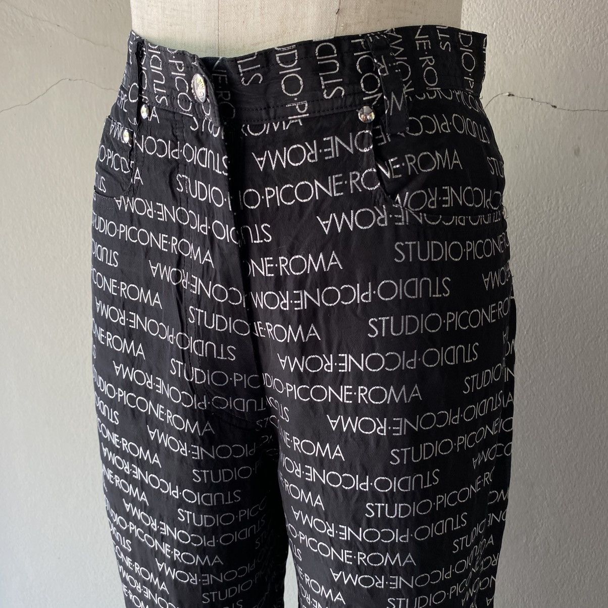 Designer × Japanese Brand STUDIO PICONE ROMA Black Logo Print Wide-Leg Pants Size 27" / US 4 / IT 40 - 17 Thumbnail