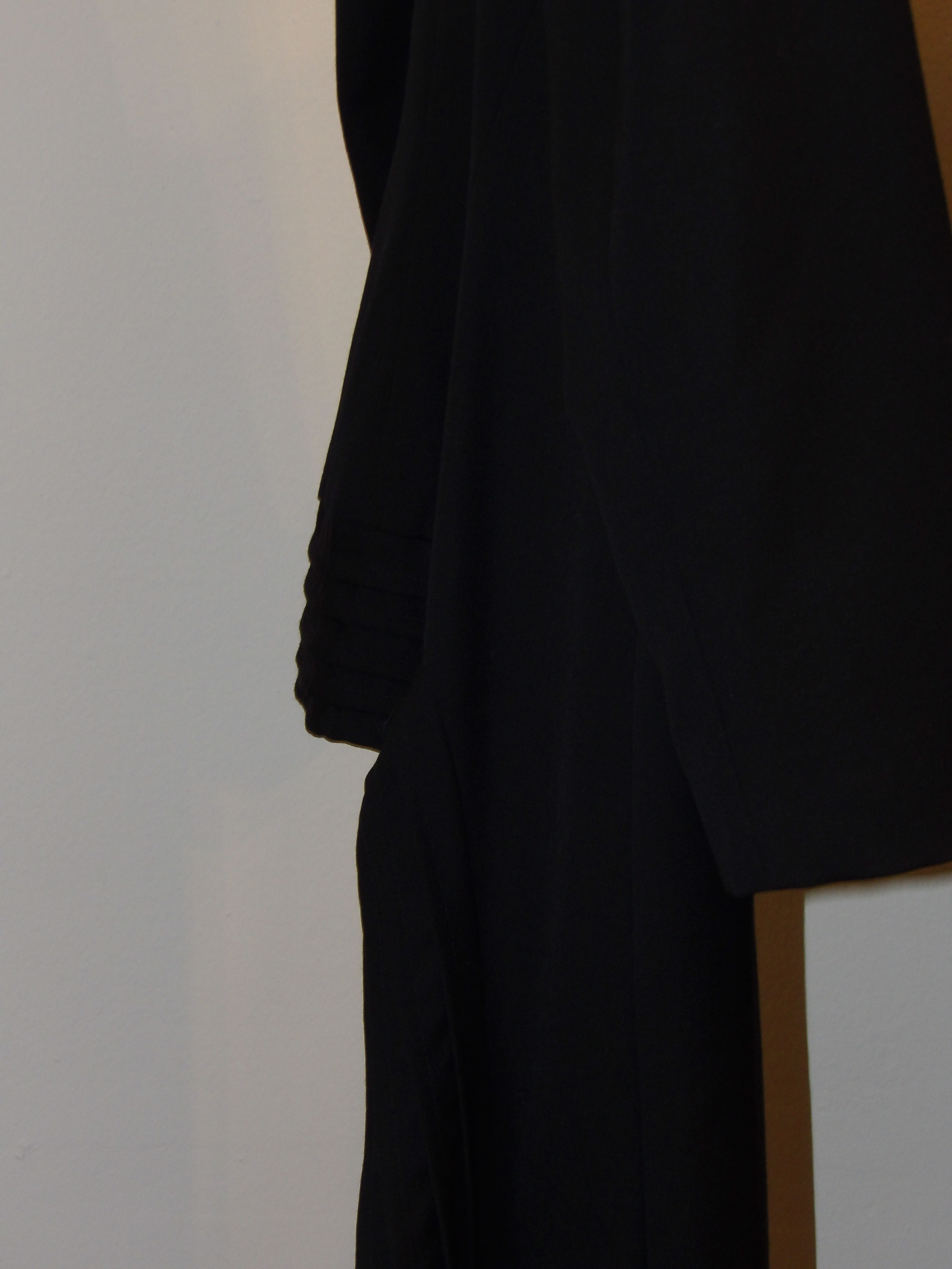 Ivan Grundahl Replica Long Coat W/ Pleated Open Back Size M / US 6-8 / IT 42-44 - 3 Thumbnail