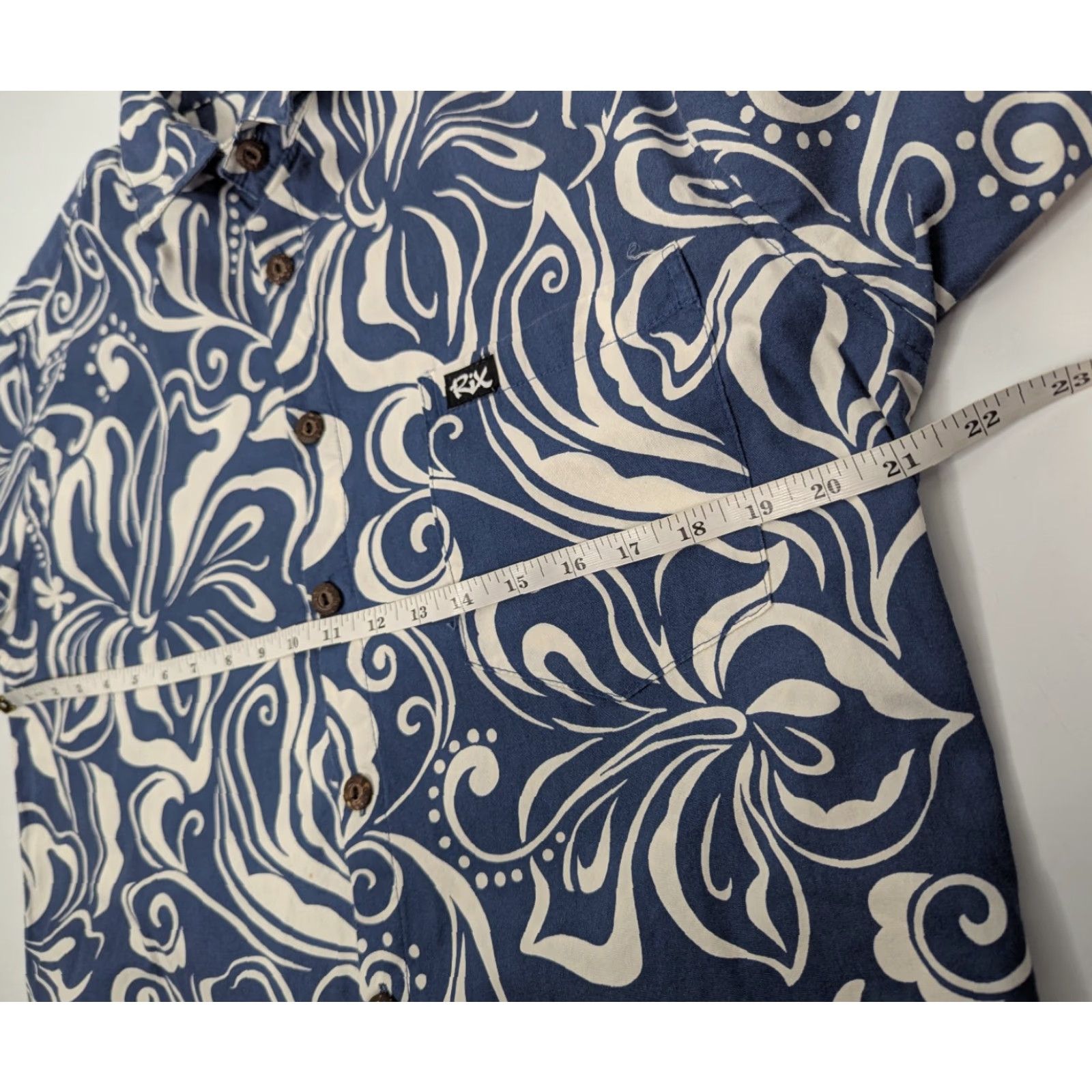 RIXO VINTAGE RIX Shirt Small Blue Floral 100% Cotton Made in Hawaii Tropical Mens Button-Up Short Sleeve Hawaiian Size US S / EU 44-46 / 1 - 5 Thumbnail