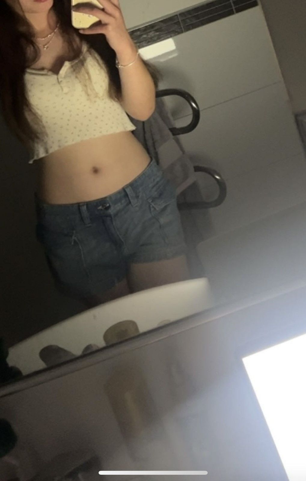 Brandy Melville Brandy Melville Floral Top Size ONE SIZE - 2 Thumbnail