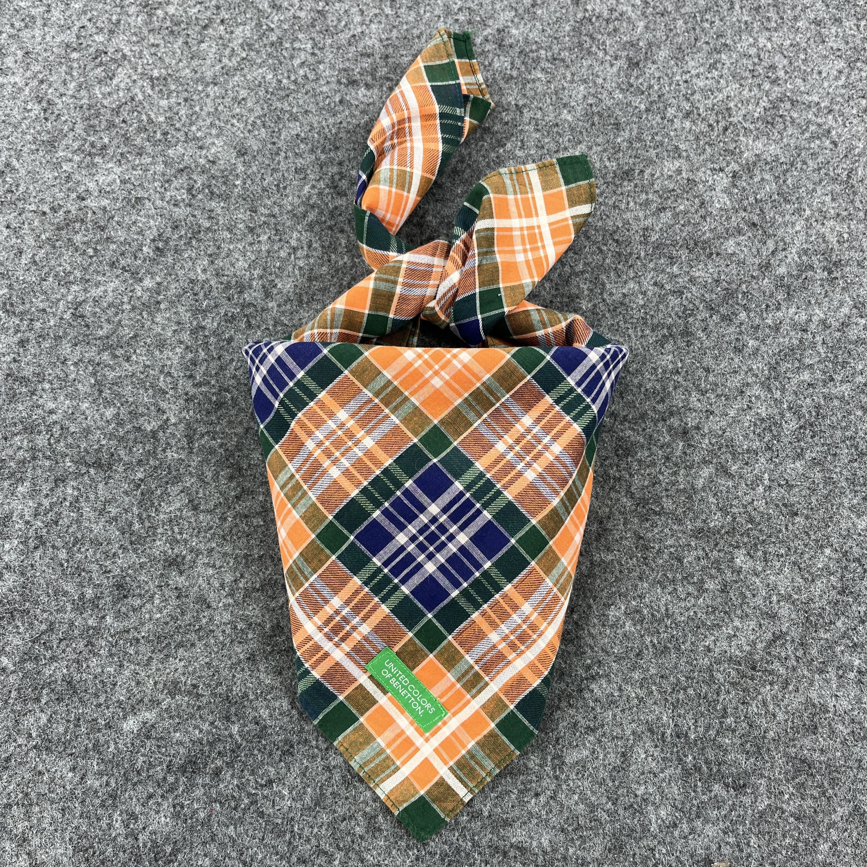 United Colors Of Benetton United Colors Of Benetton Handkerchief / Neckerchief B509 Size ONE SIZE - 1 Thumbnail