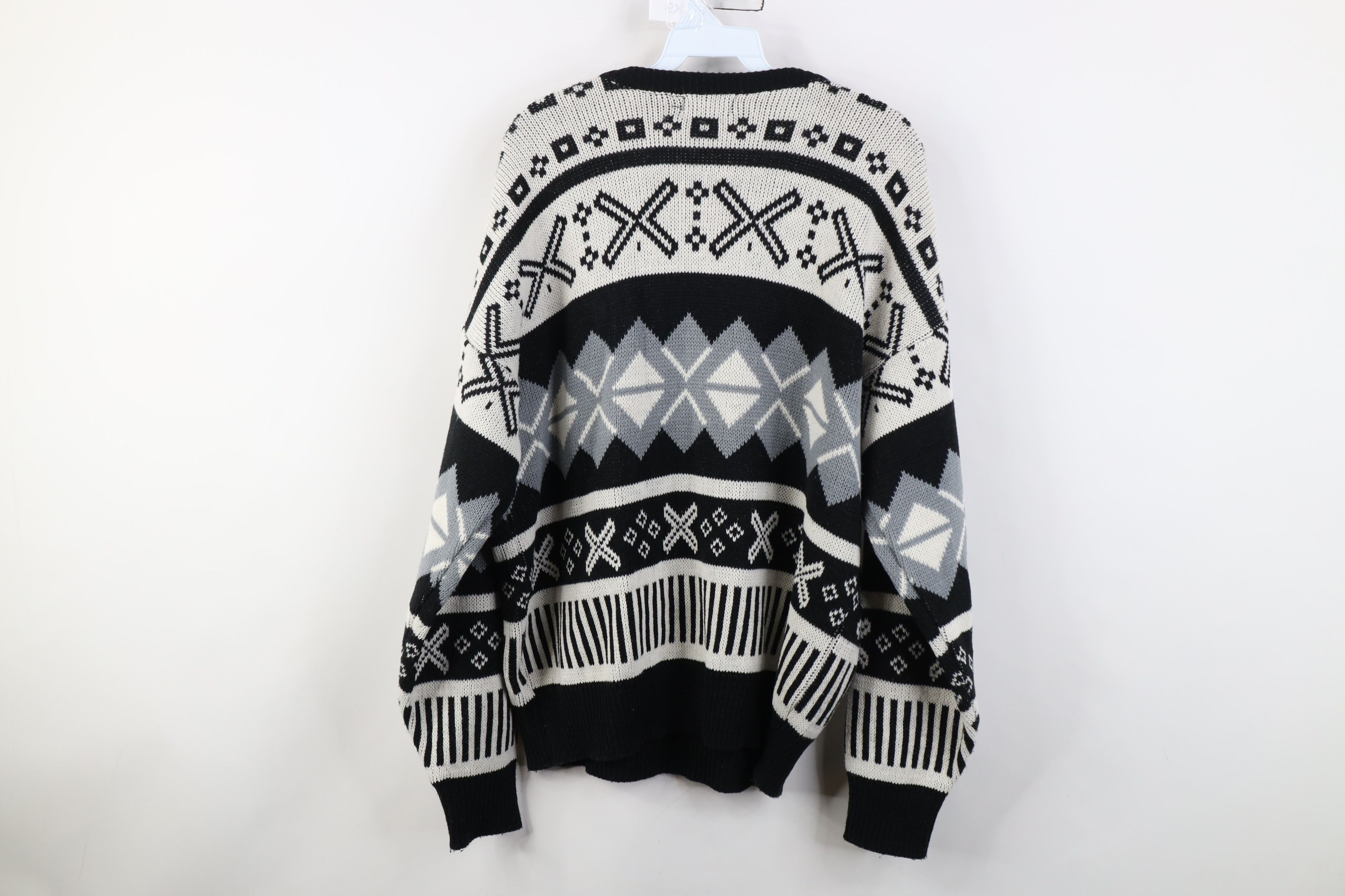 Vintage Vintage 90s Coogi Style Geometric Knit Crewneck Sweater Size US L / EU 52-54 / 3 - 8 Thumbnail