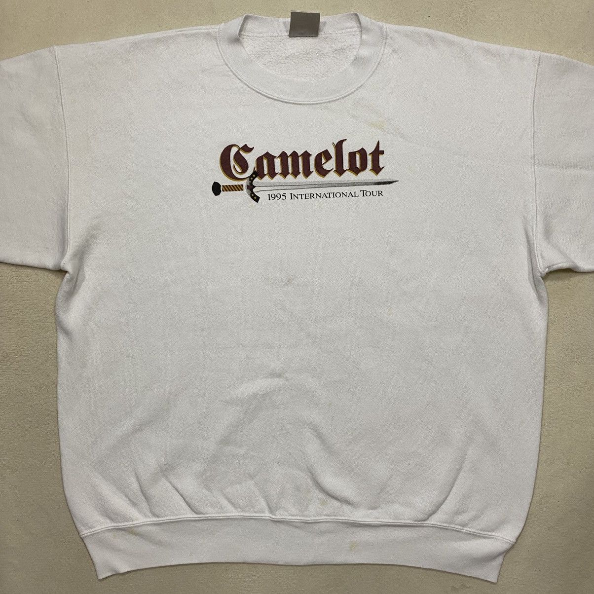 Vintage Vintage CAMELOT Movie 1995 International Tour Sweatshirt Size US XXL / EU 58 / 5 - 1 Thumbnail