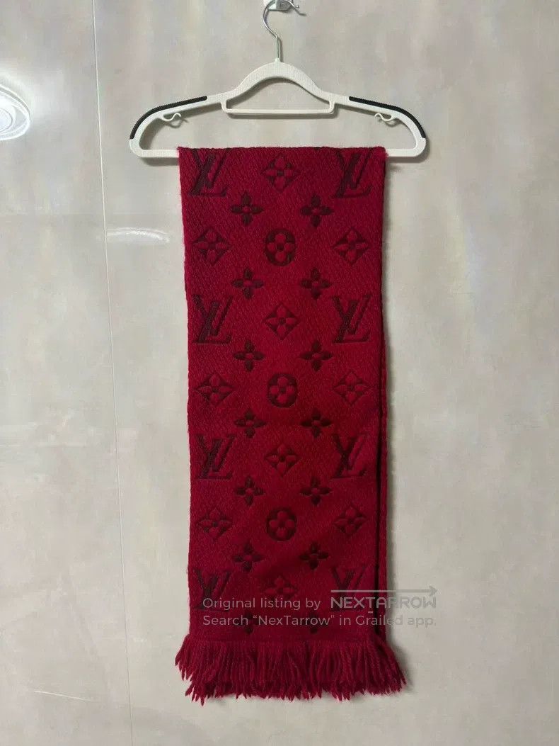 Louis Vuitton Louis Vuitton Fully printed double-sided red scarf Size ONE SIZE - 1 Thumbnail