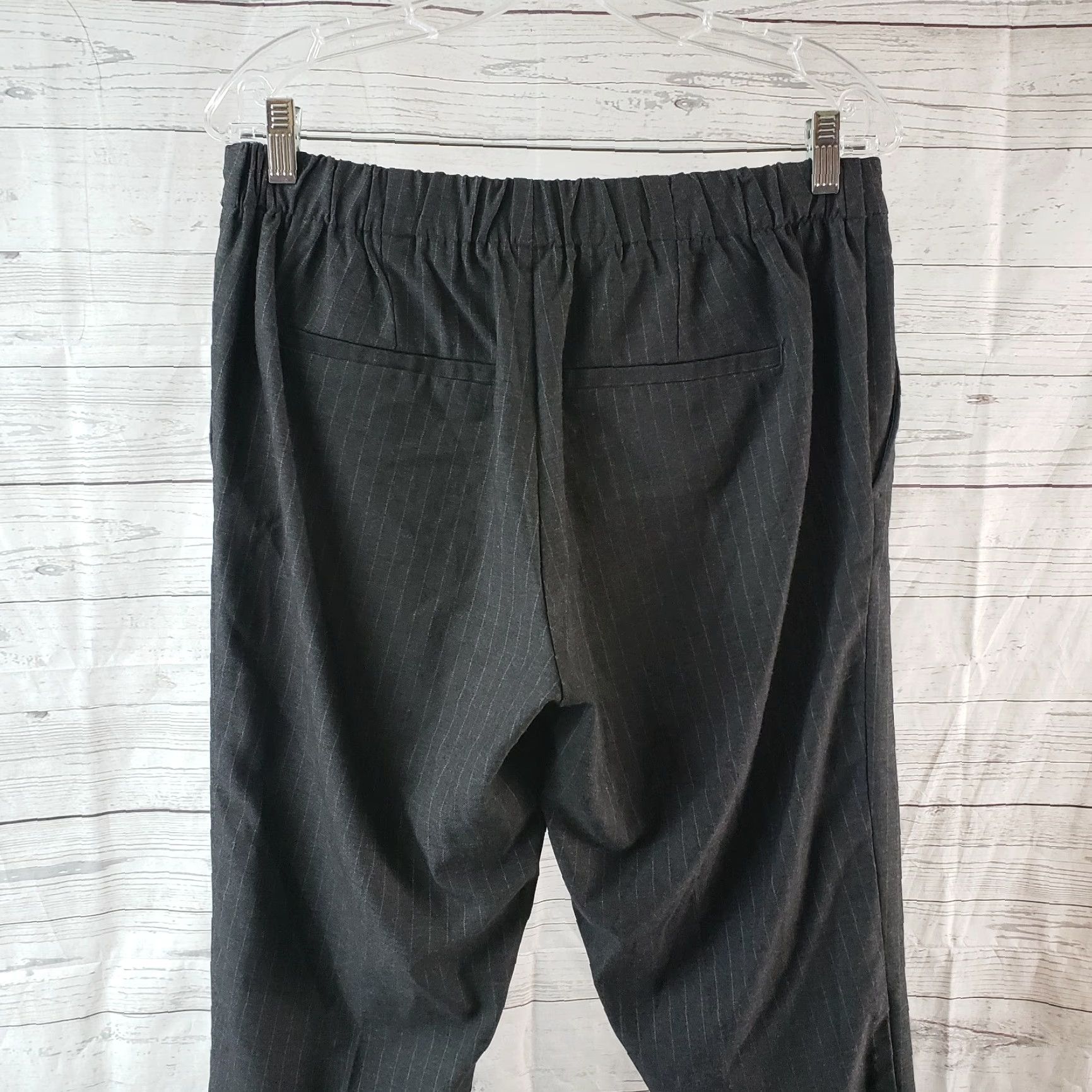 Old Navy Old Navy Womens Cropped Pants Sz 10 Gray Pinstripe Mid Rise Size 32" / US 10 / IT 46 - 4 Thumbnail
