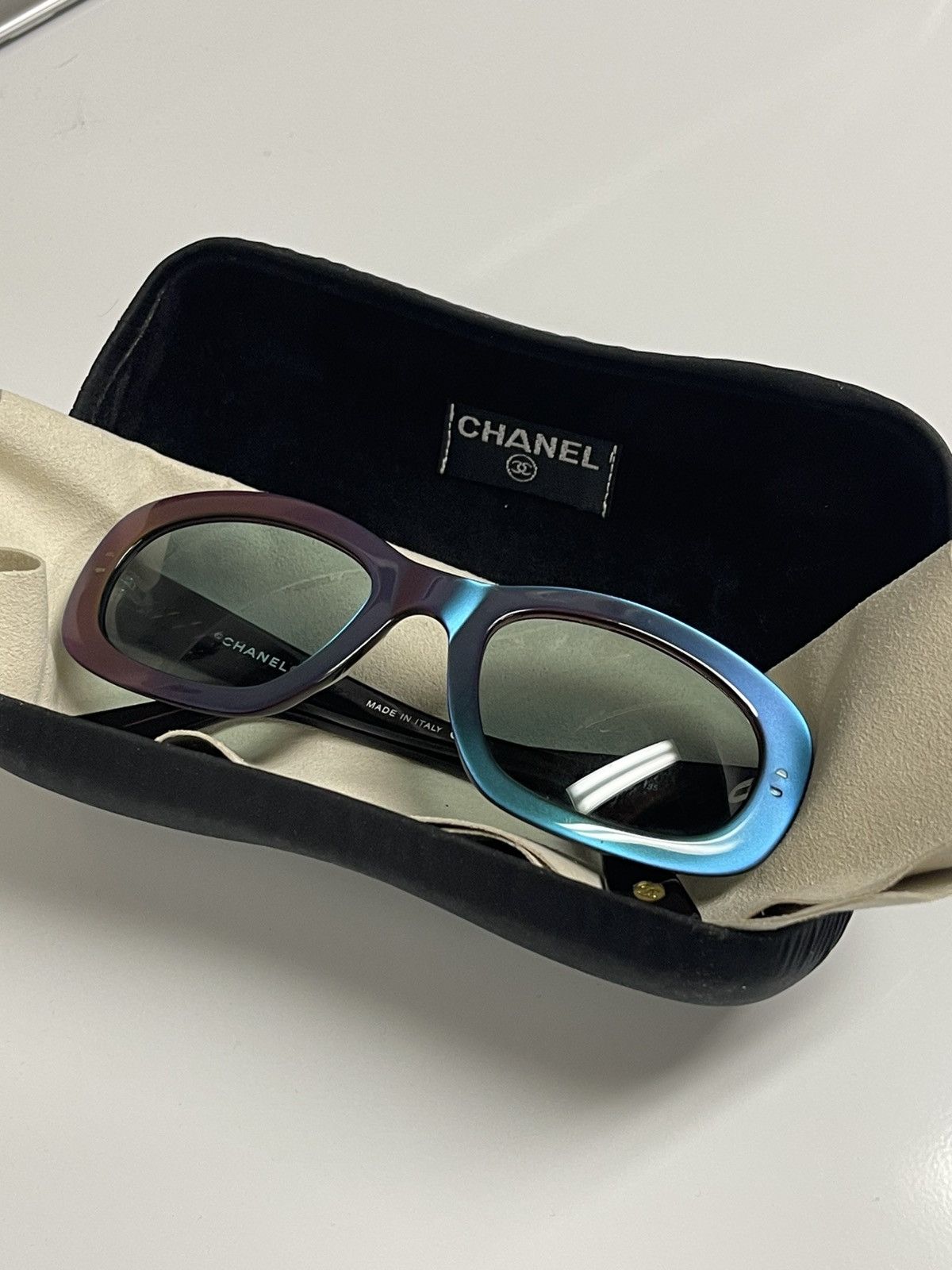Chanel × Vintage Chanel 5009 Iridescent Rainbow Quilted 90’s Sunglasses Size ONE SIZE - 1 Thumbnail