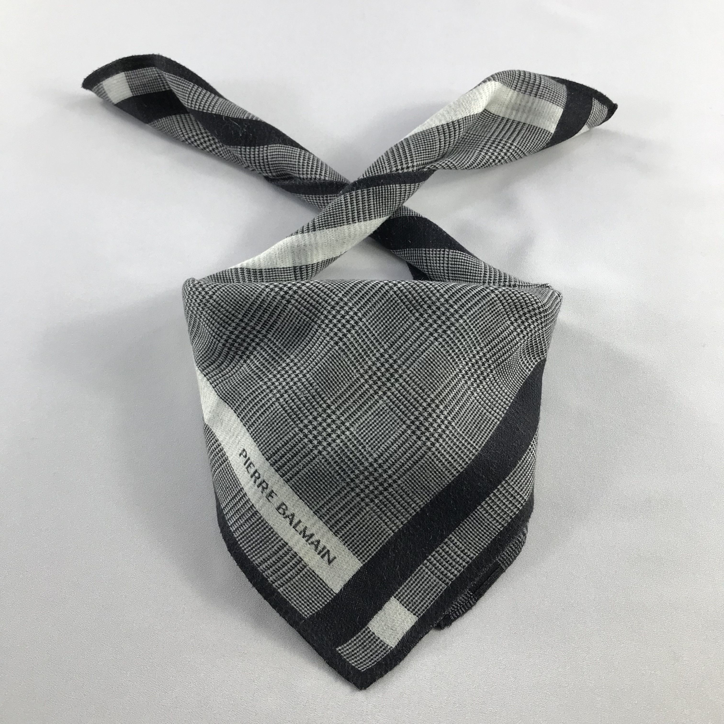 Pierre Balmain Pierre Balmain Handkerchief / Bandana / Neckerchief C640 Size ONE SIZE - 1 Thumbnail