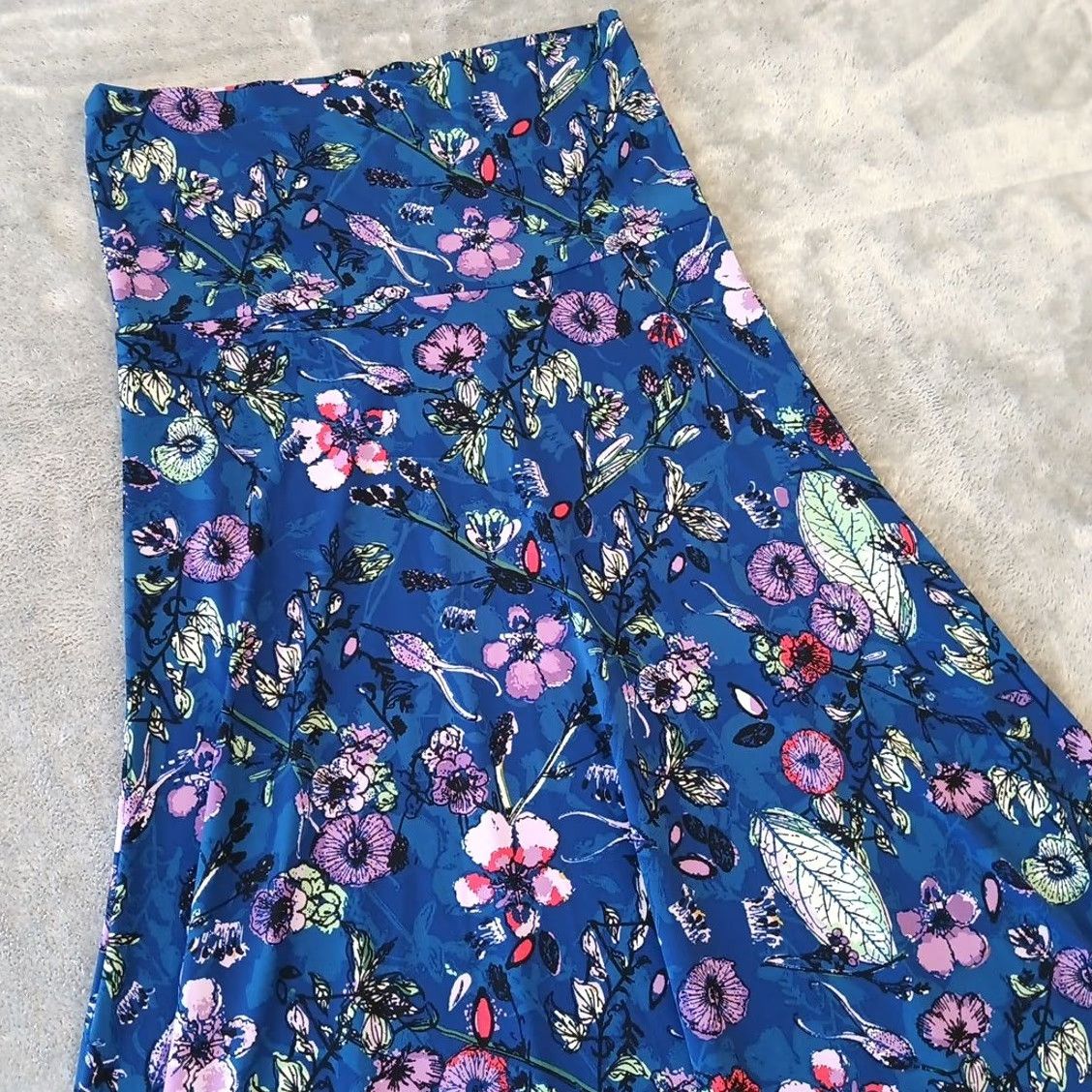 Vintage LuLaRoe Maxi Skirt XS Blue Floral Long Pull On Womens Regular Skirt Maxi Long Blue Floral Blue Purple Red Green 2000s? Size 26" / US 2 / IT 38 - 6 Thumbnail